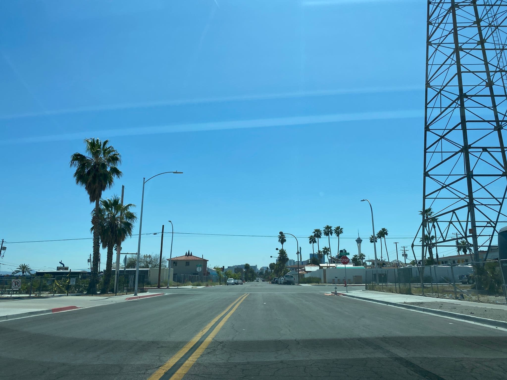 Street view near Bent Inn and Pub, Las Vegas — © matsayz (CC BY-SA · Mapillary)
