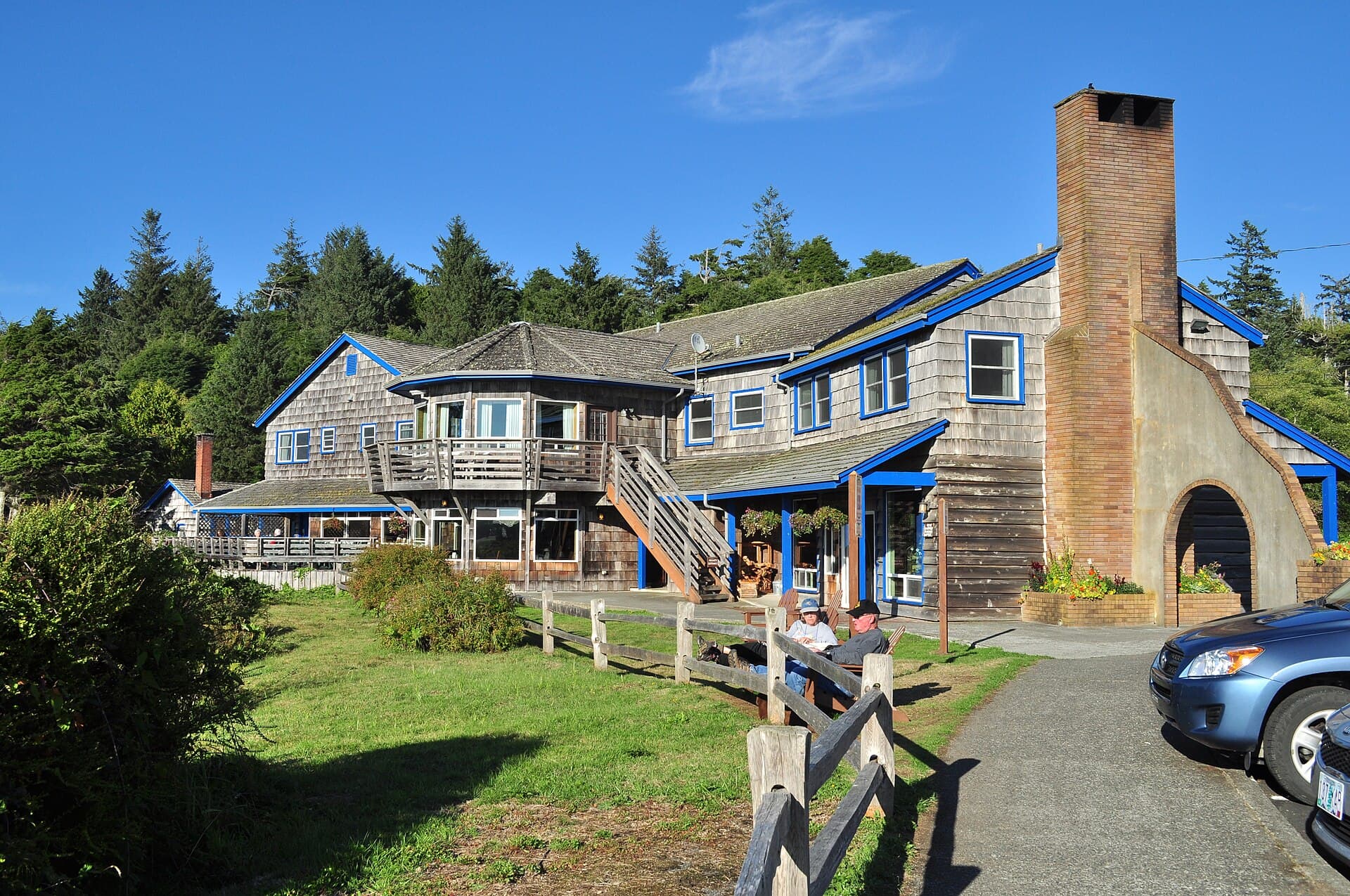 Kalaloch Lodge (via Wikimedia Commons, CC BY-SA 4.0)