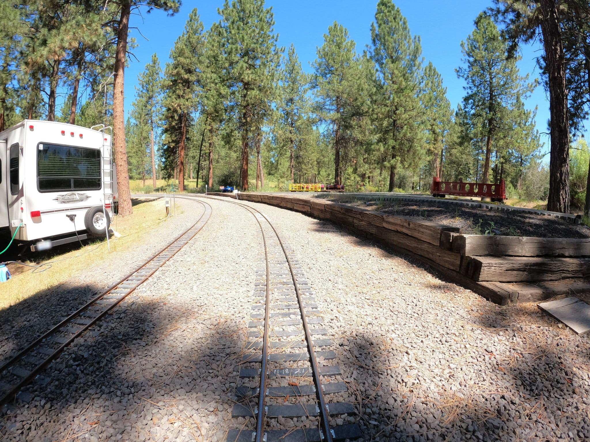 Street view near Blue Caboose Campground, Klamath Falls — © hdevine825 (CC BY-SA · Mapillary)