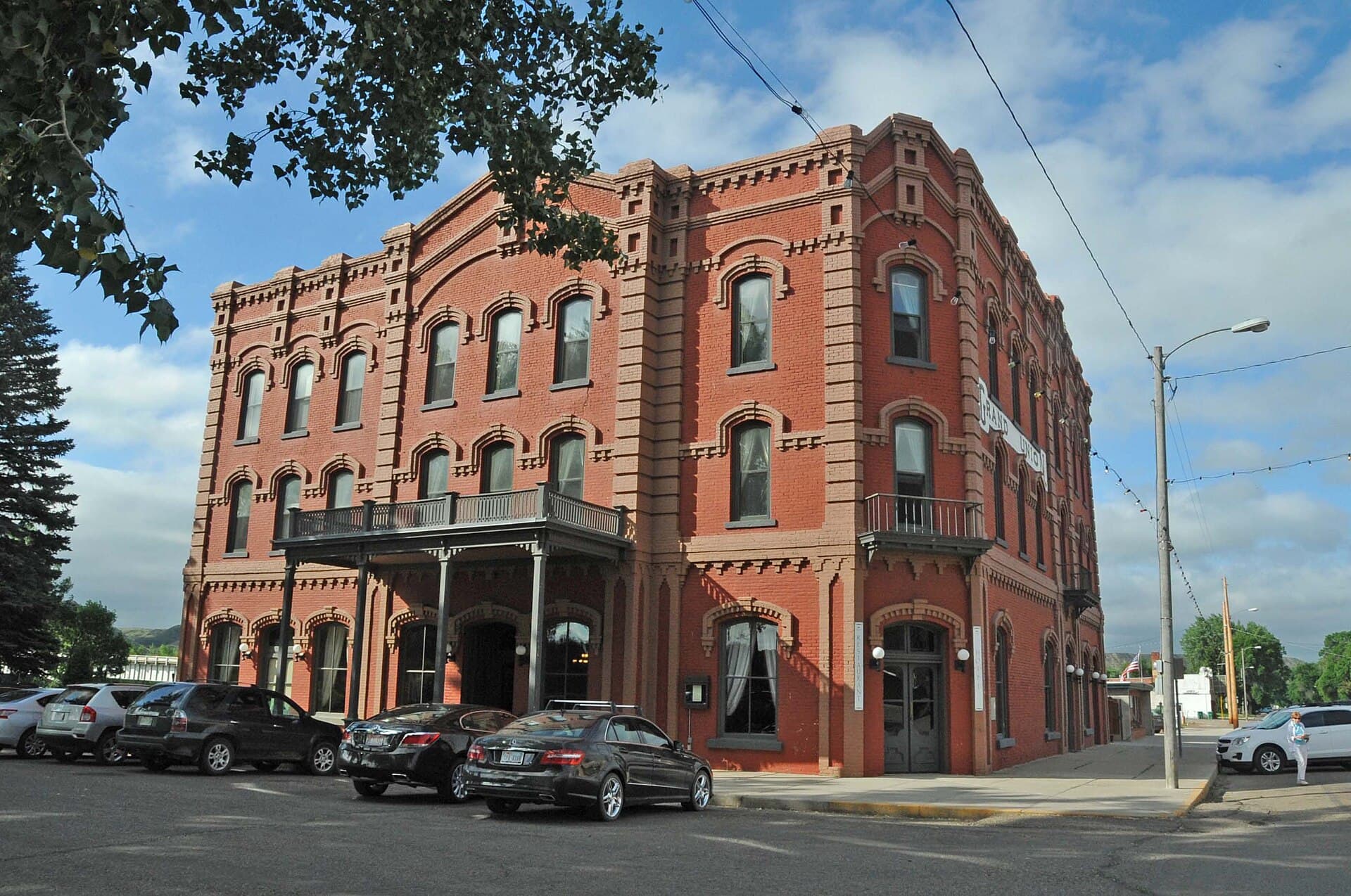 Grand Union Hotel (via Wikimedia Commons, CC BY-SA 3.0)
