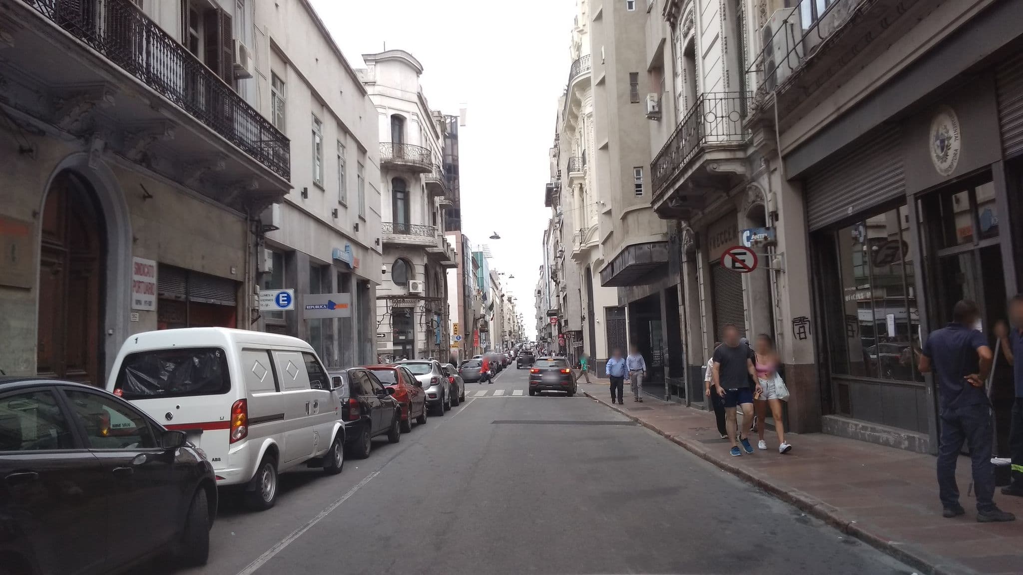 Street view near Punto Berro, Montevideo — © viniv (CC BY-SA · Mapillary)