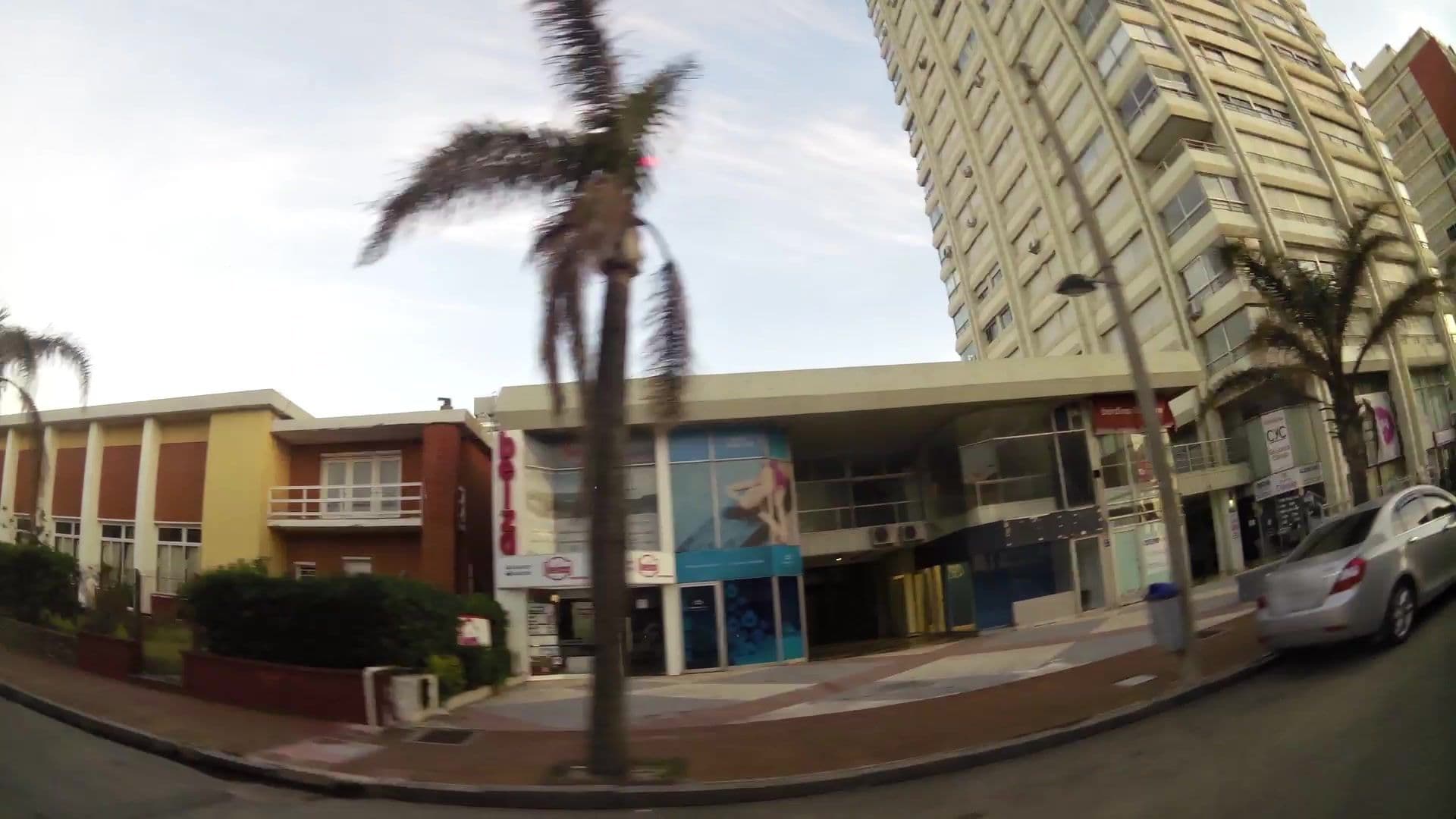 Street view near edificio Gazcon, Punta del Este — © kaartcam (CC BY-SA · Mapillary)