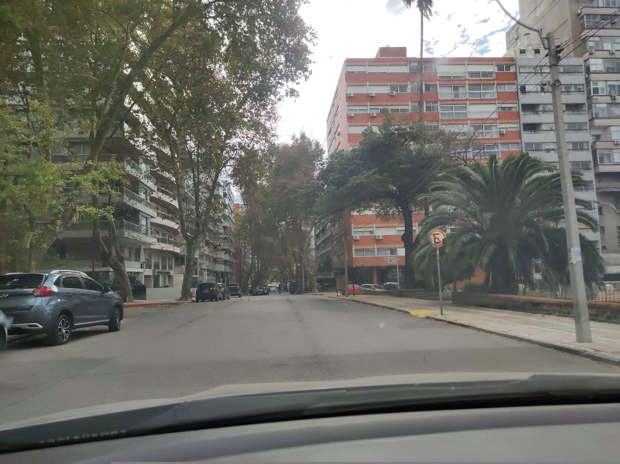 Street view near Coliving Zag Pocitos, Montevideo — © sirgabouy (CC BY-SA · Mapillary)
