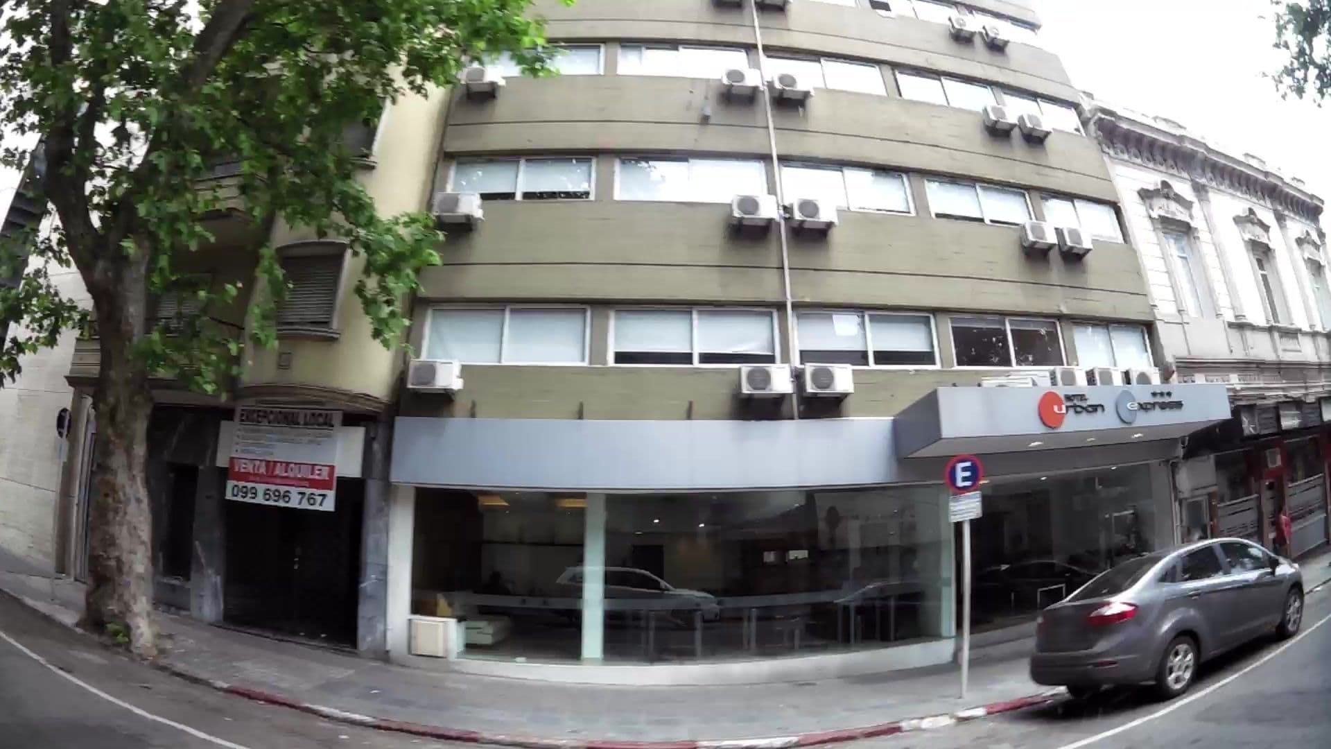 Street view near Hotel Urbano, Montevideo — © kaartcam (CC BY-SA · Mapillary)