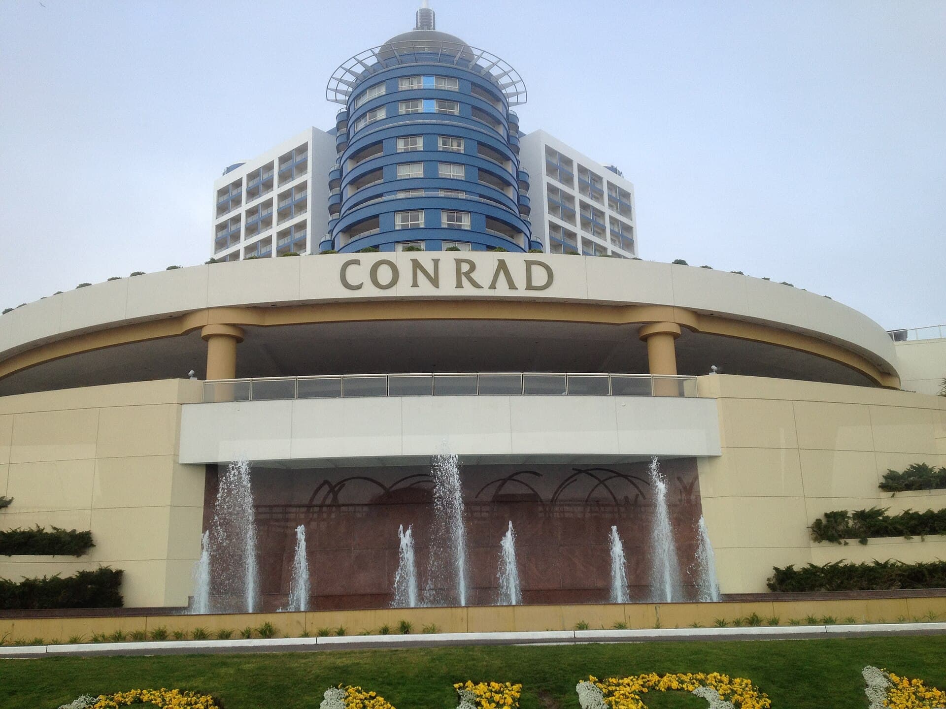 Enjoy Punta del Este Resort & Casino (via Wikimedia Commons, CC BY-SA 3.0)