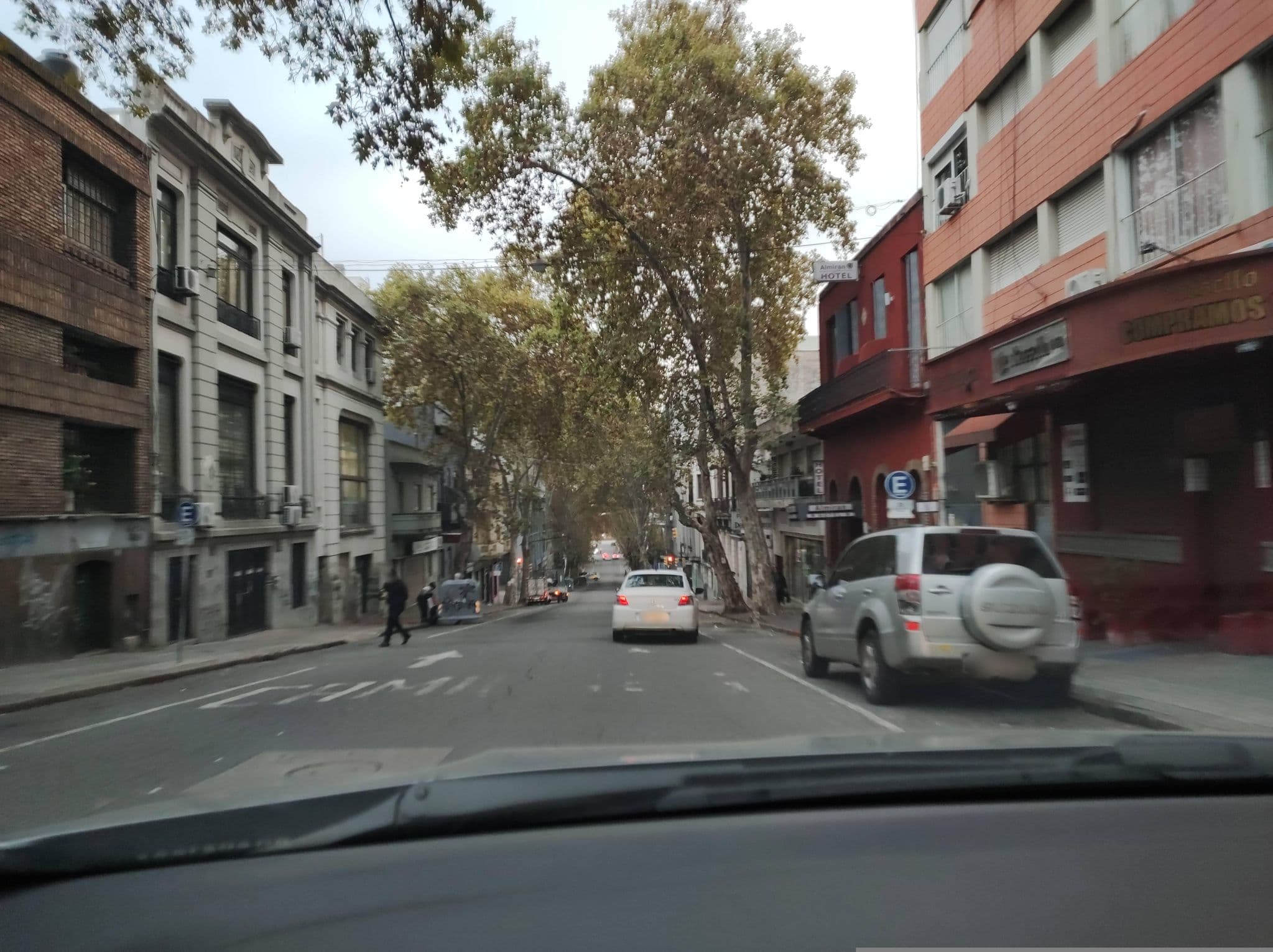 Street view near Hotel Uruguay, Montevideo — © sirgabouy (CC BY-SA · Mapillary)