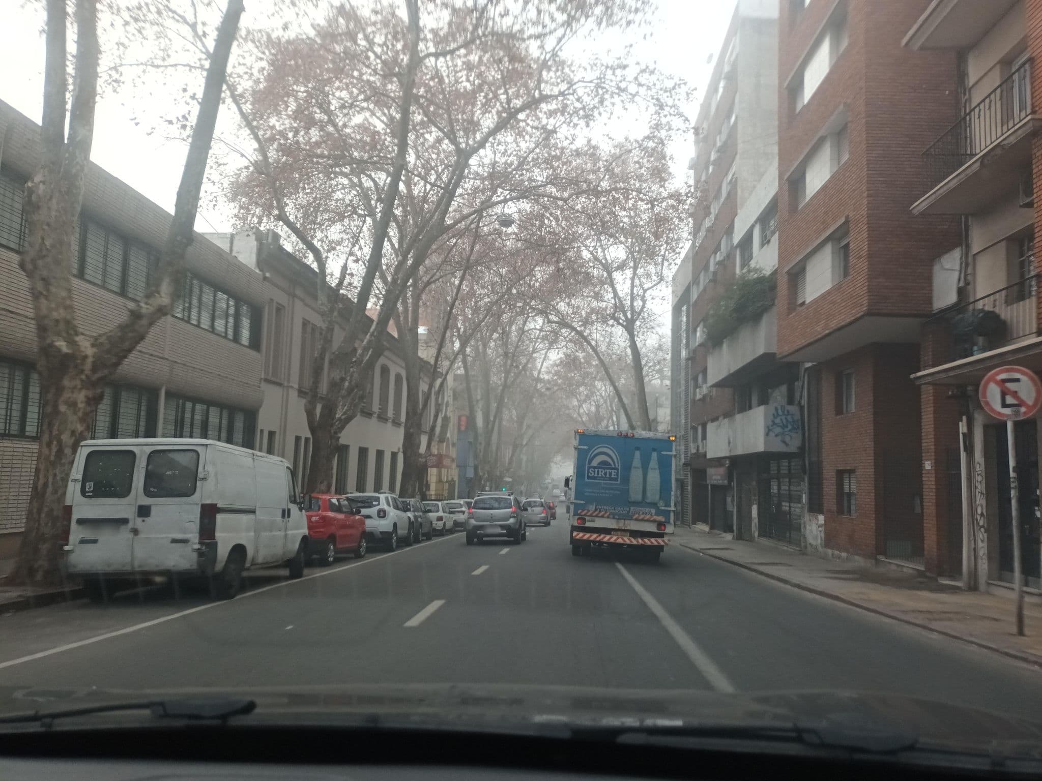 Street view near Hotel Platino, Montevideo — © CSI (CC BY-SA · Mapillary)