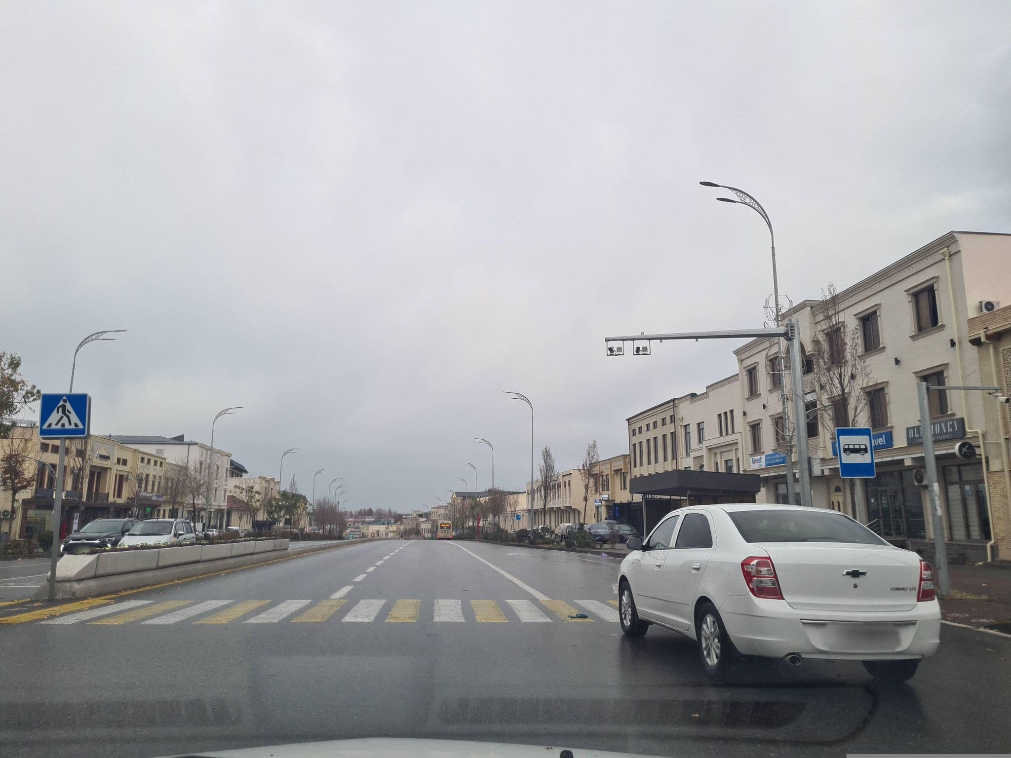 Street view near Samarkand Travel Hotel, Samarkand — © ZafarDusanov (CC BY-SA · Mapillary)