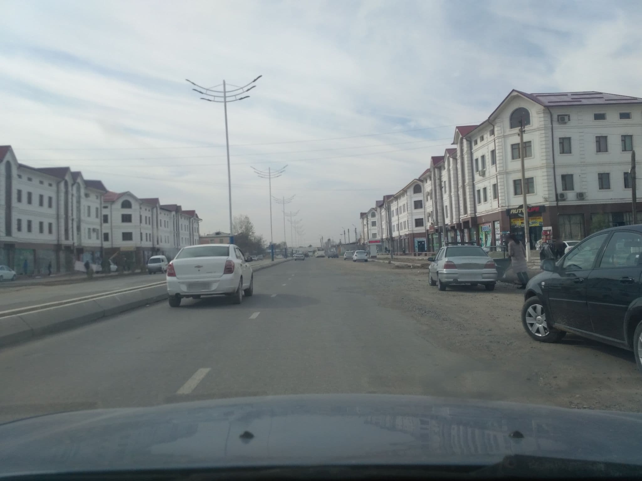 Street view near Sayhun mehmonxonasi, Guliston — © georgiysys (CC BY-SA · Mapillary)