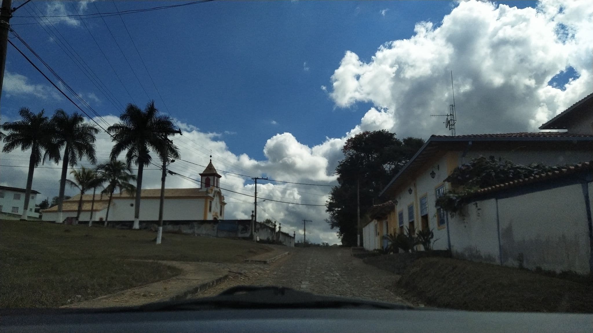 Street view near Pousada, Bar e Restaurante Vila Cocais, Barão de Cocais — © MuitoAlemdasFronteiras (CC BY-SA · Mapillary)