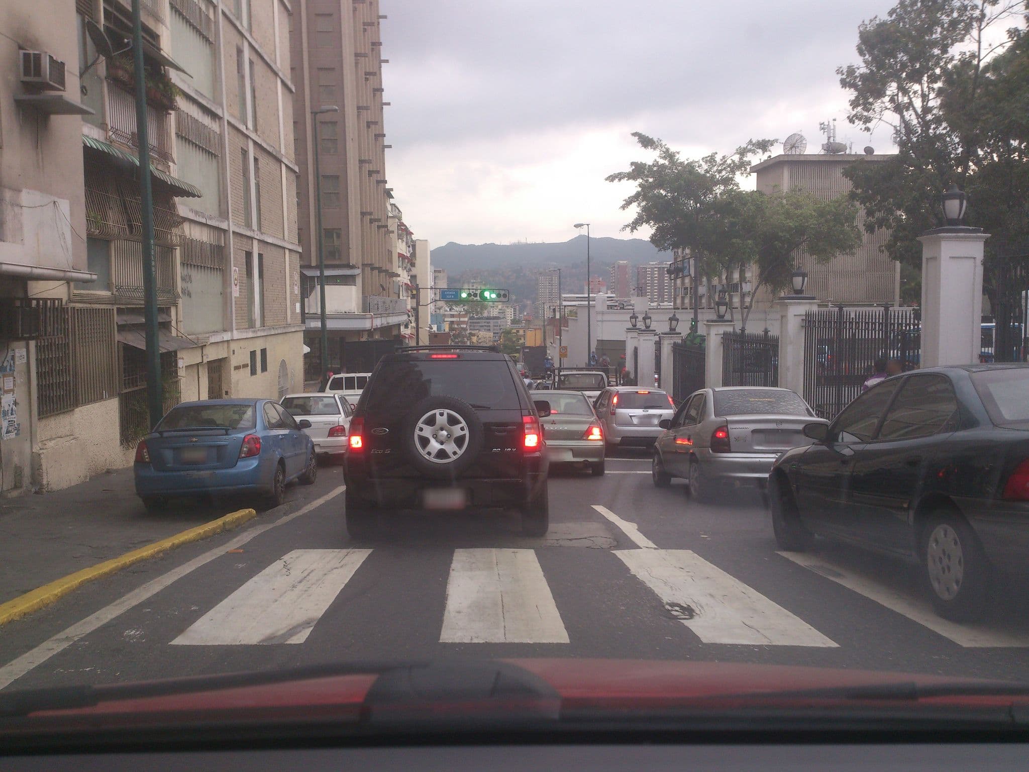 Street view near Hotel Ausonia, Caracas — © albertoq (CC BY-SA · Mapillary)