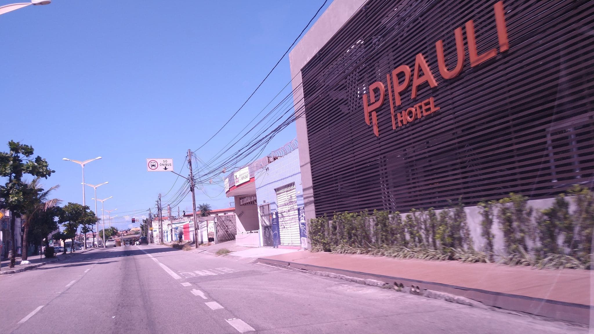 Street view near Hotel Pauli, Fortaleza — © quionzo (CC BY-SA · Mapillary)