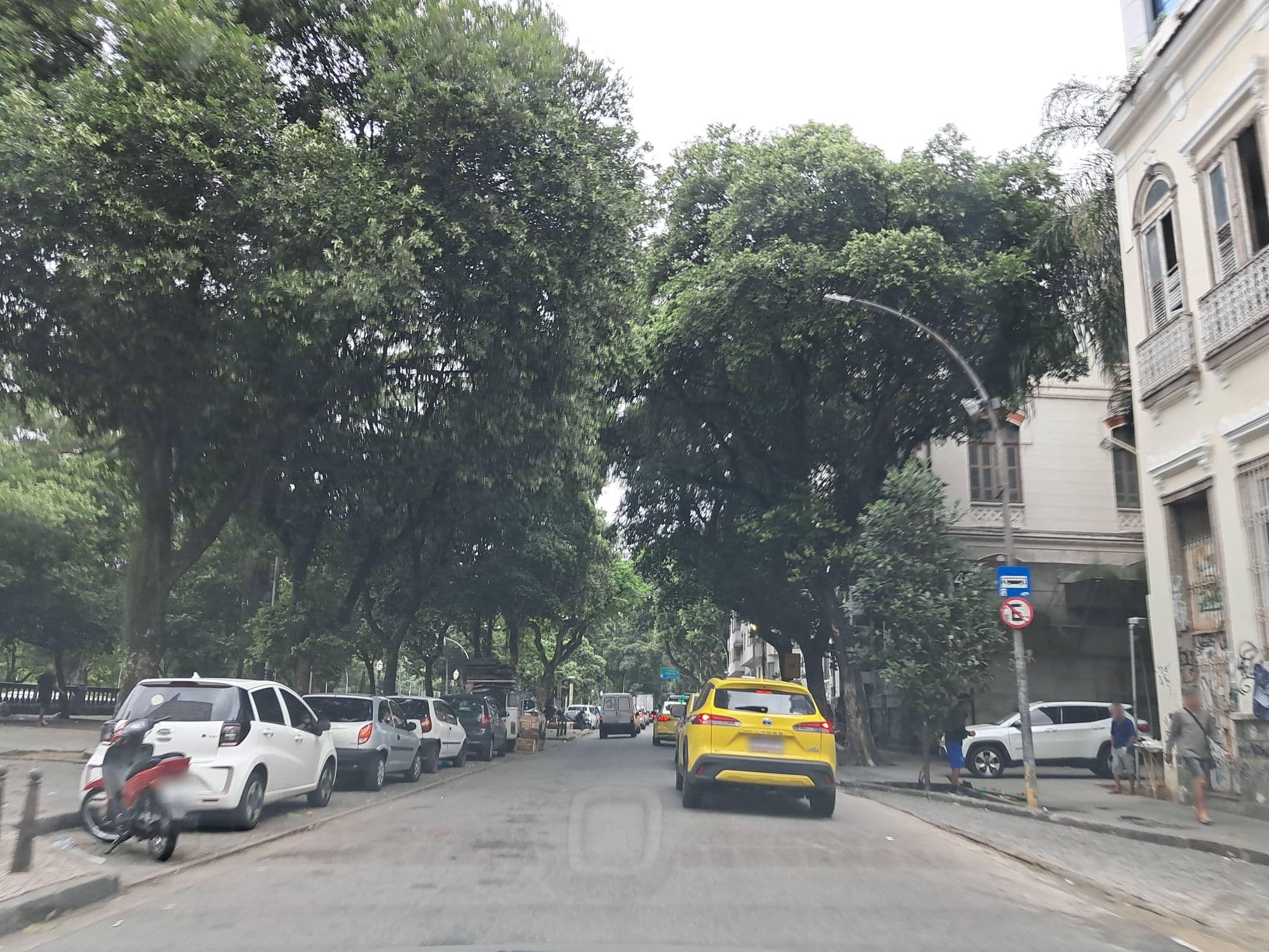 Street view near rbnb, Catete — © enzostana (CC BY-SA · Mapillary)