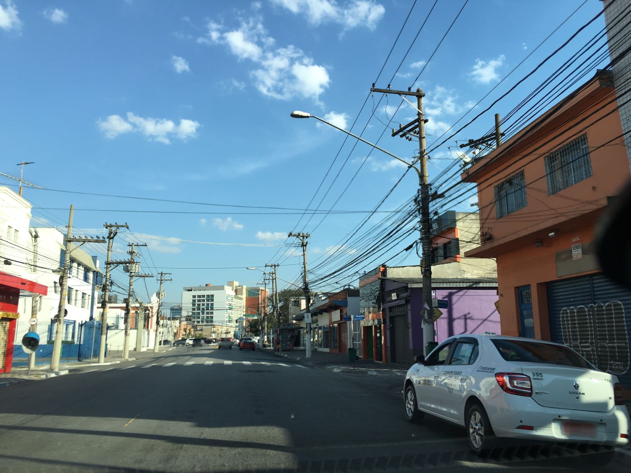 Street view near Hotel Gold, Pari — © bonix_mapper (CC BY-SA · Mapillary)