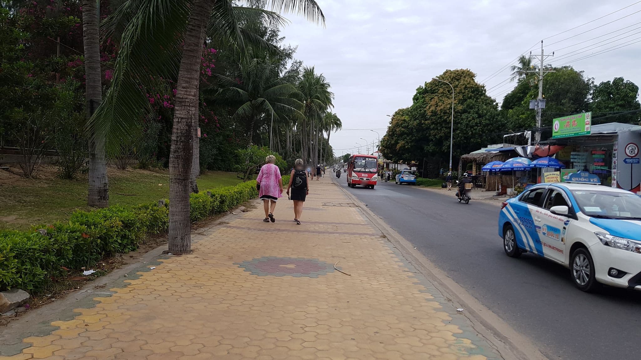 Street view near Bien Nguon Guesthouse, Mui Ne