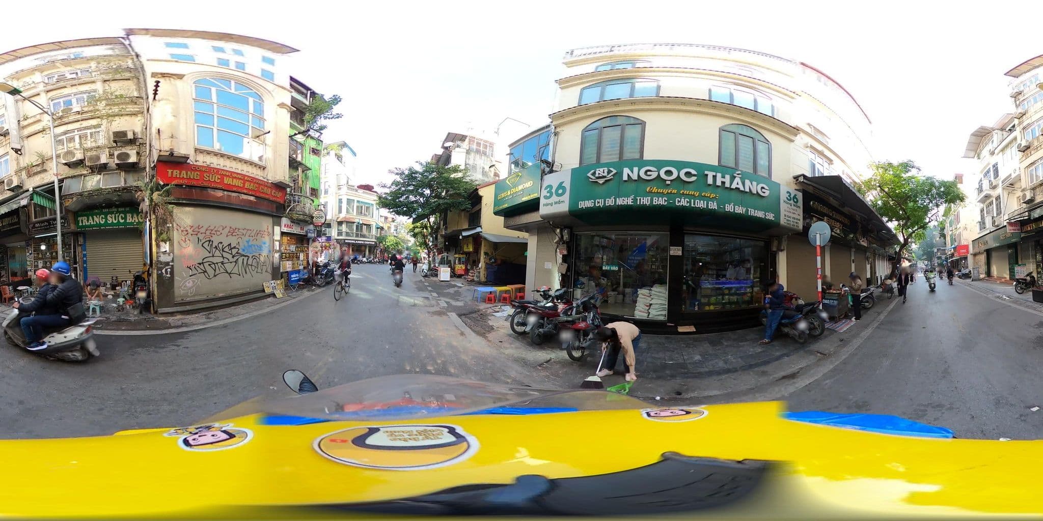 Street view near Khách Sạn Hà Nội Emerald, Hoàn Kiếm