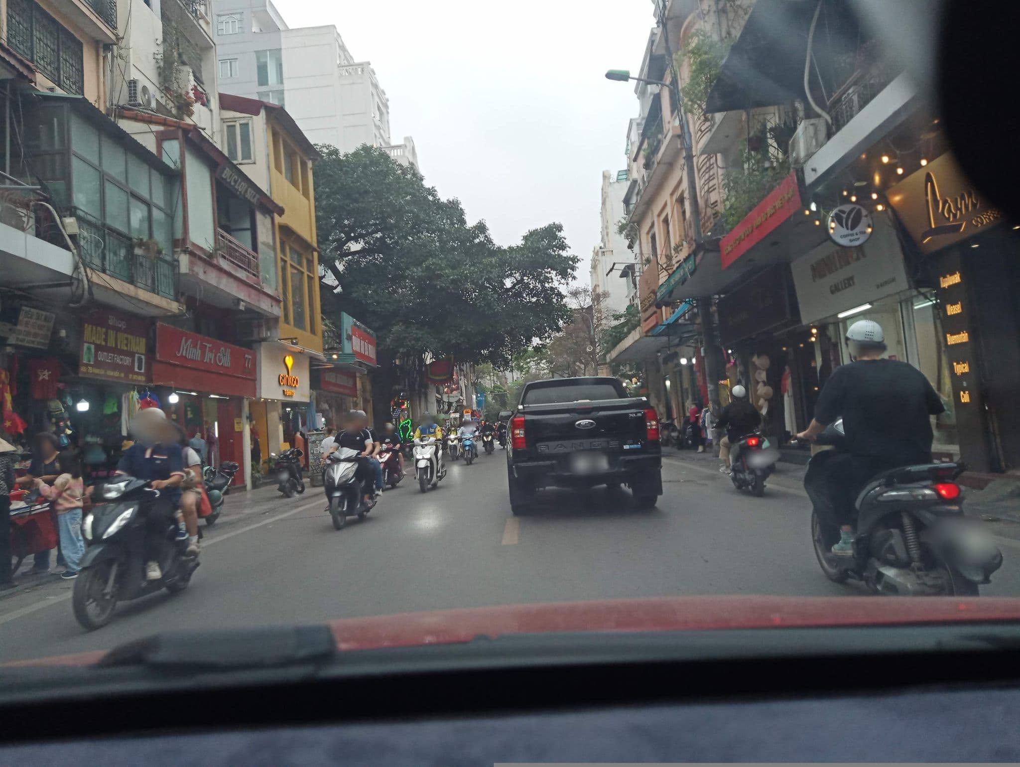 Street view near Trang An, Hoàn Kiếm