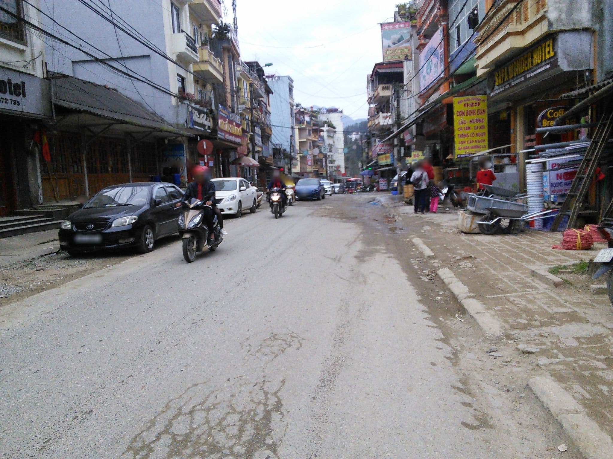 Street view near Đông Á, Sa Pa