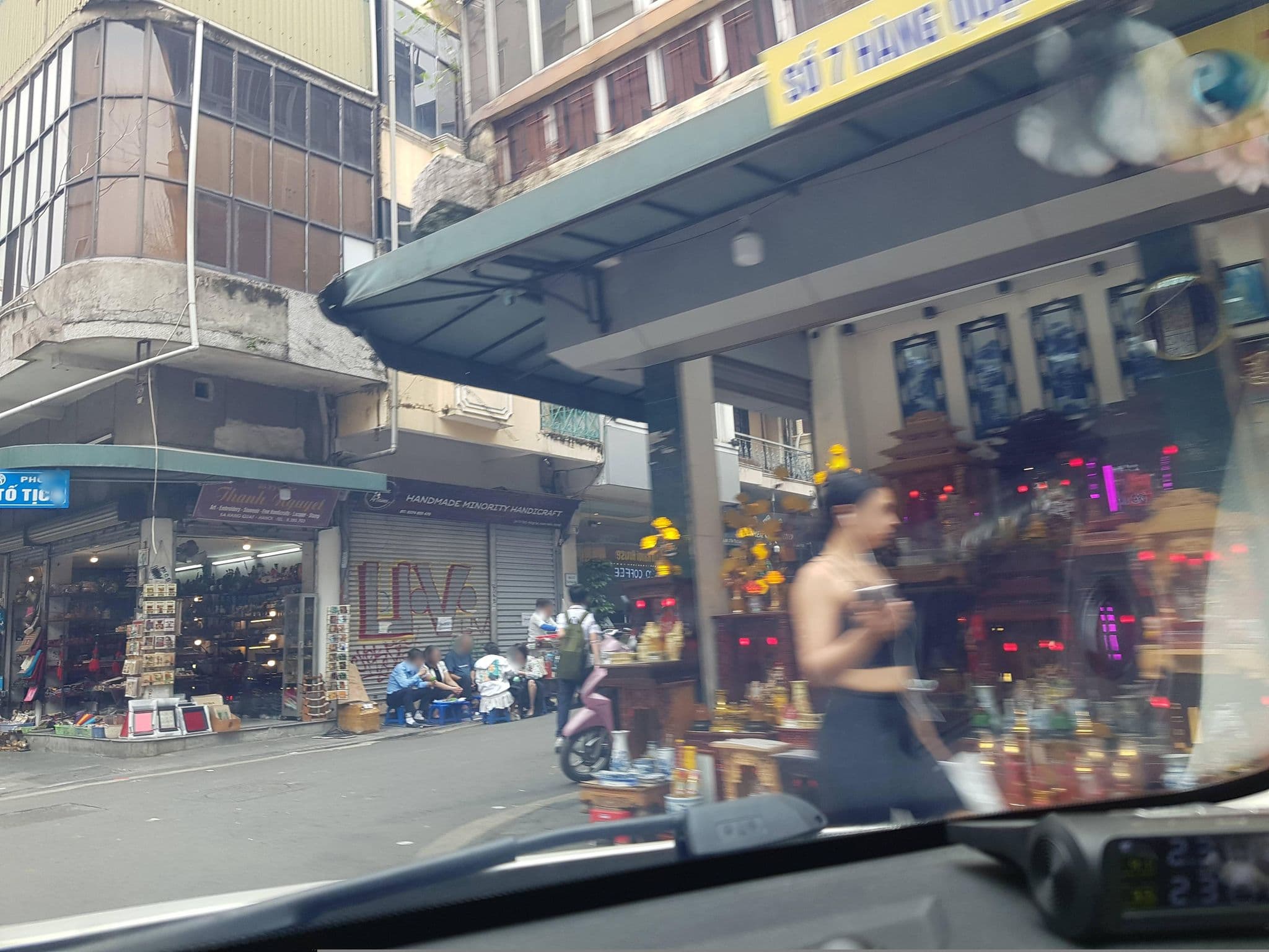 Street view near Khách Sạn Hanoi Eclipse, Hoàn Kiếm