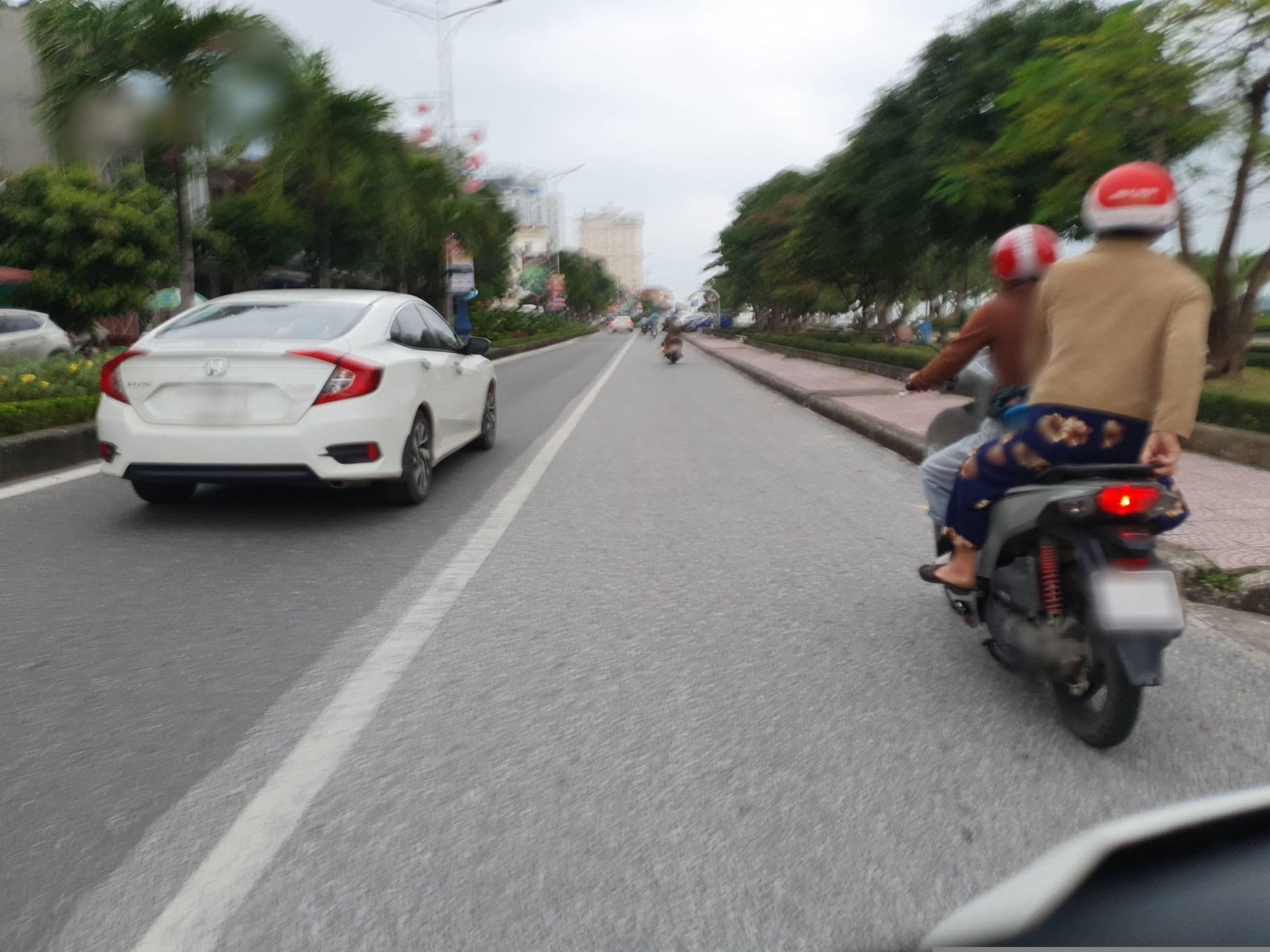 Street view near Ke Bang Hotel, Đồng Hới — © russmcd (CC BY-SA · Mapillary)