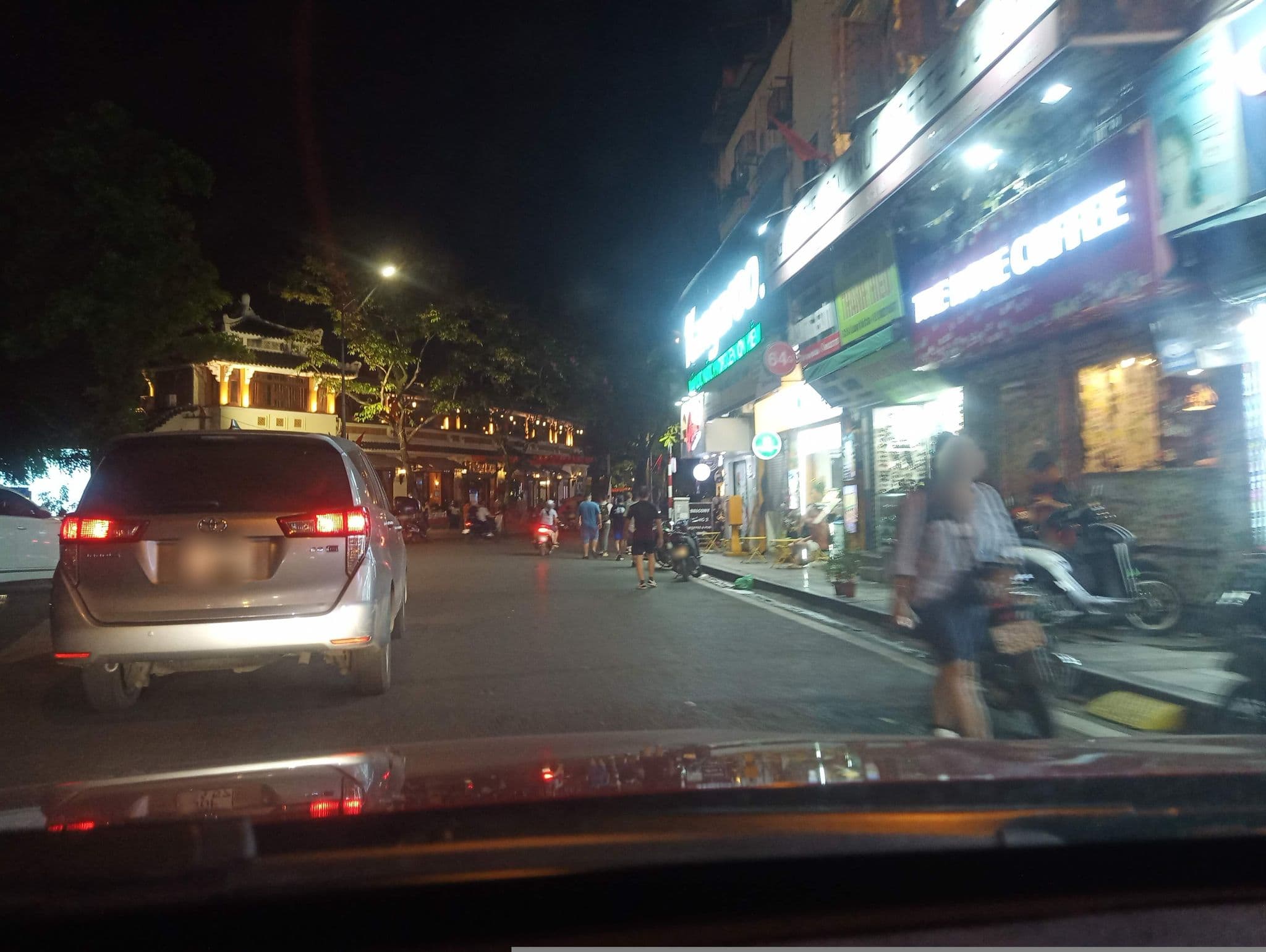 Street view near Khách Sạn Morning Star, Hoàn Kiếm — © hn_front_1 (CC BY-SA · Mapillary)