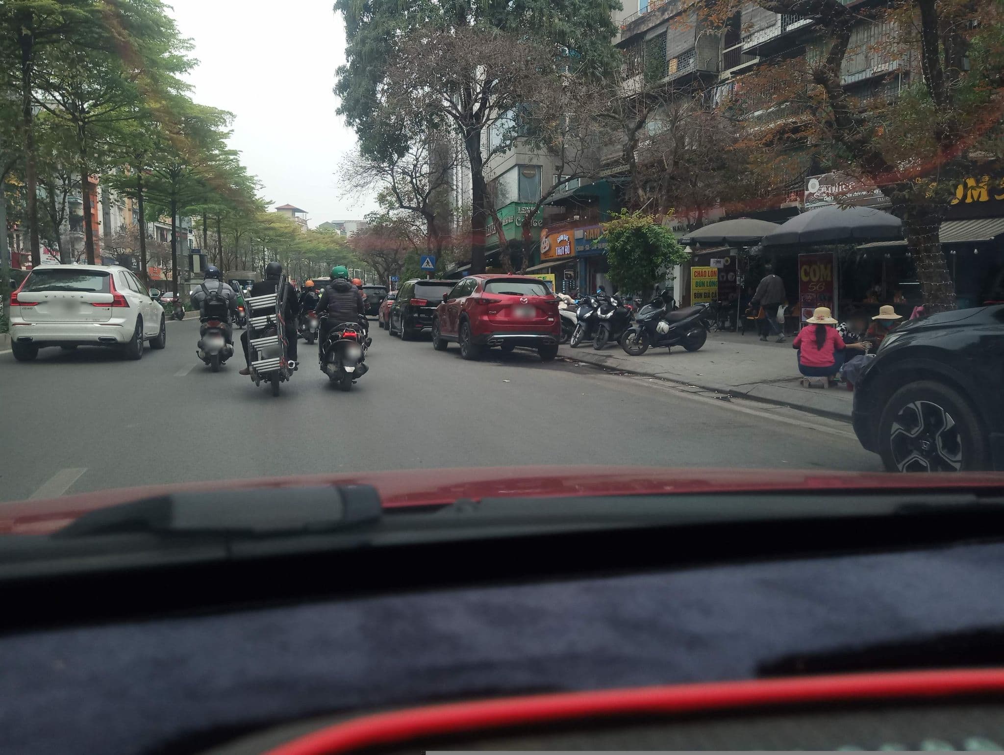 Street view near Khách Sạn Danly, Liễu Giai — © hn_front_1 (CC BY-SA · Mapillary)