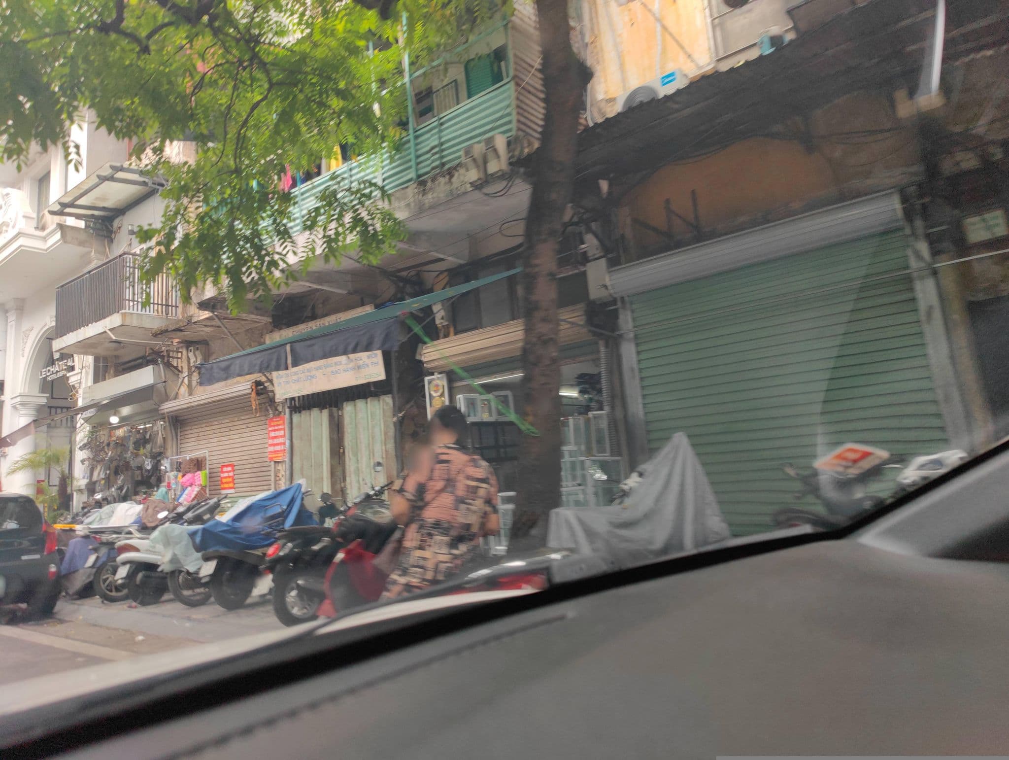 Street view near Oscar Hotel, Hoàn Kiếm — © hn_right_2 (CC BY-SA · Mapillary)