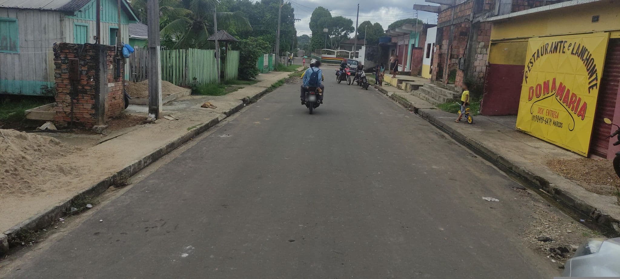 Street view near Hotel Goiano, Alvarães — © anaateixeir (CC BY-SA · Mapillary)
