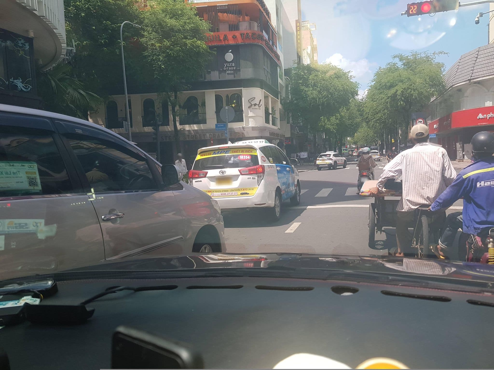Street view near Khách Sạn Hà My, Quận Ba