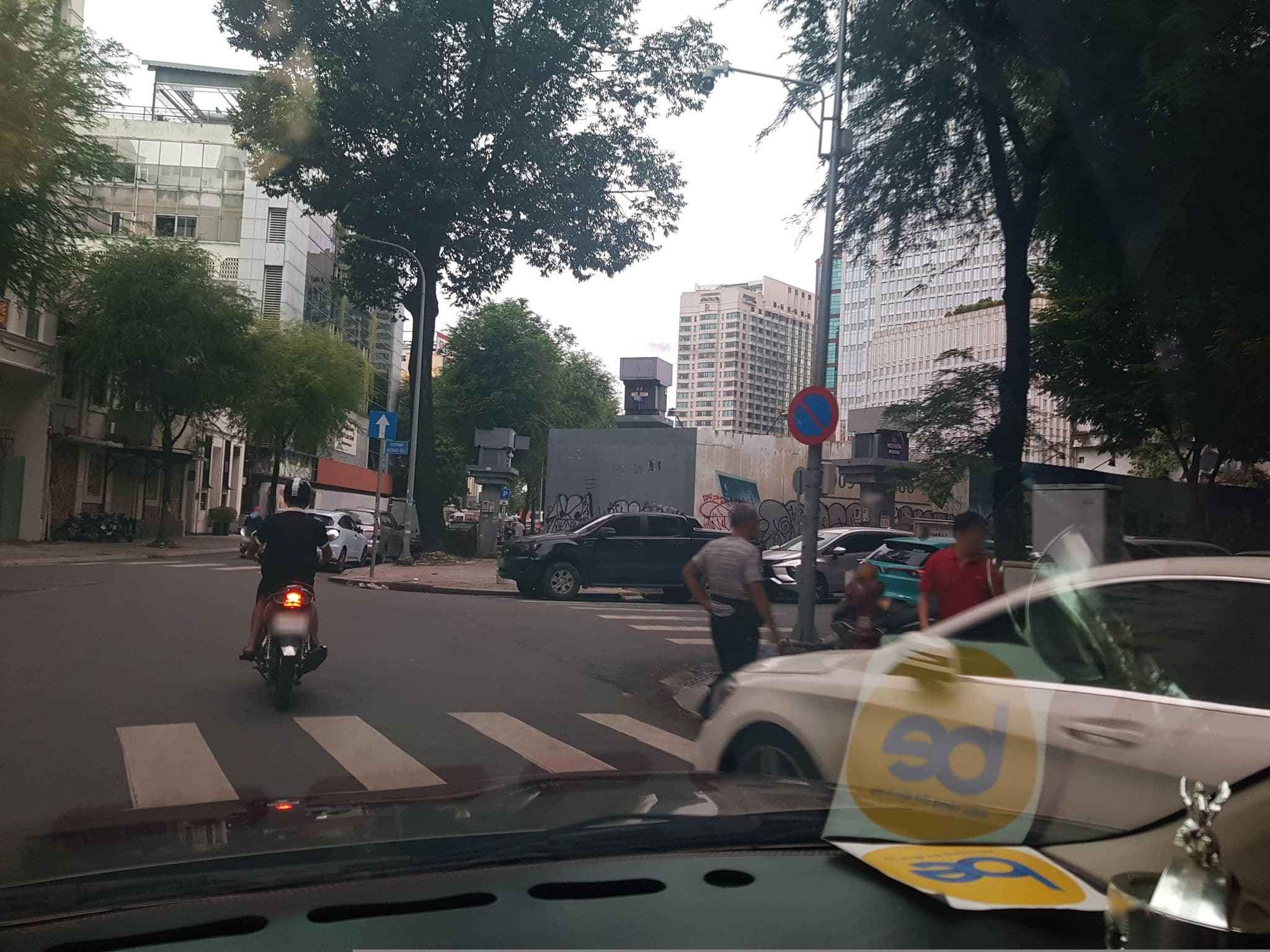 Street view near Khách Sạn White Lotus, Quận Bốn — © bemaps1 (CC BY-SA · Mapillary)