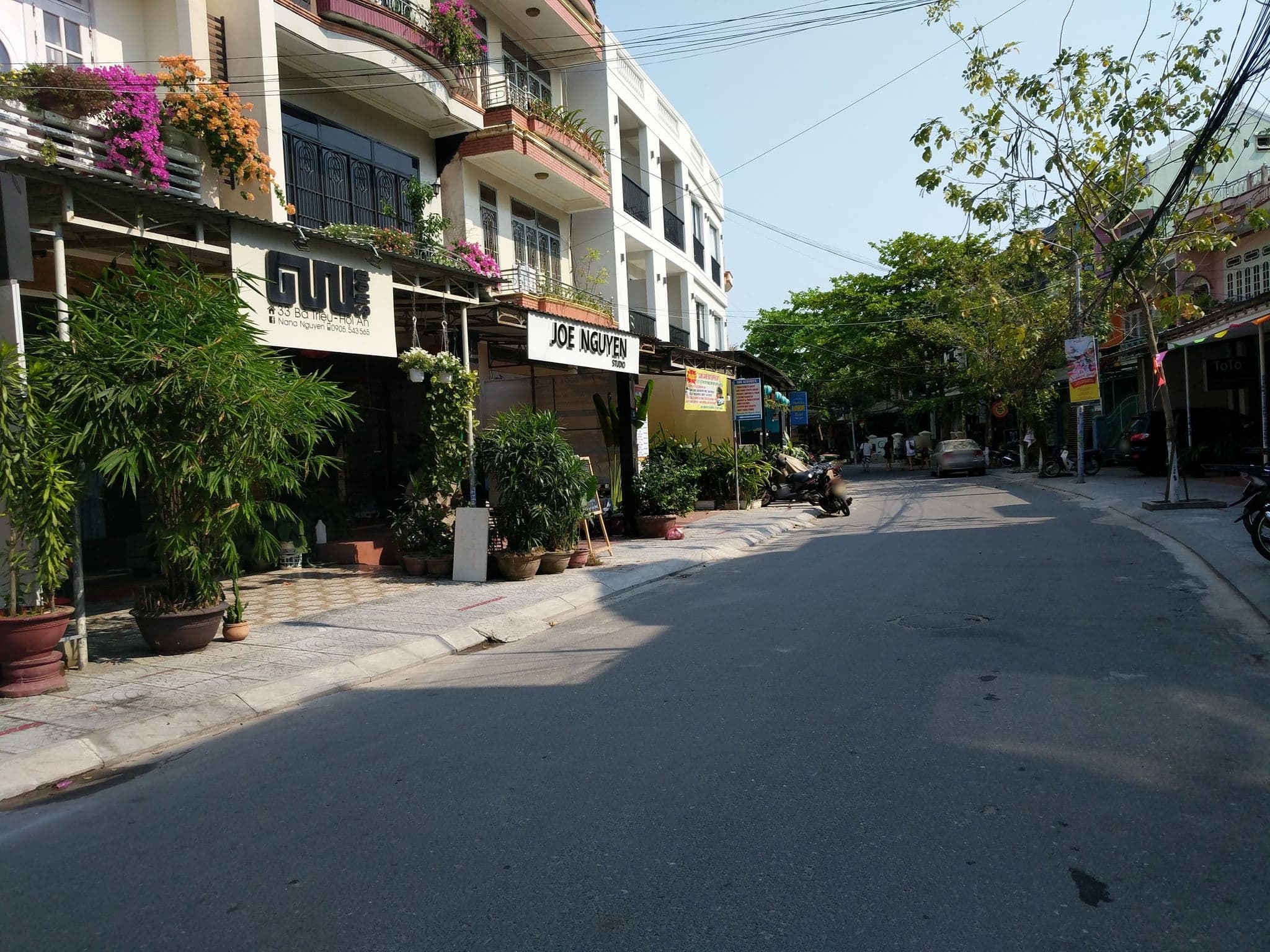 Street view near Phương Đông Hotel, Hoi An