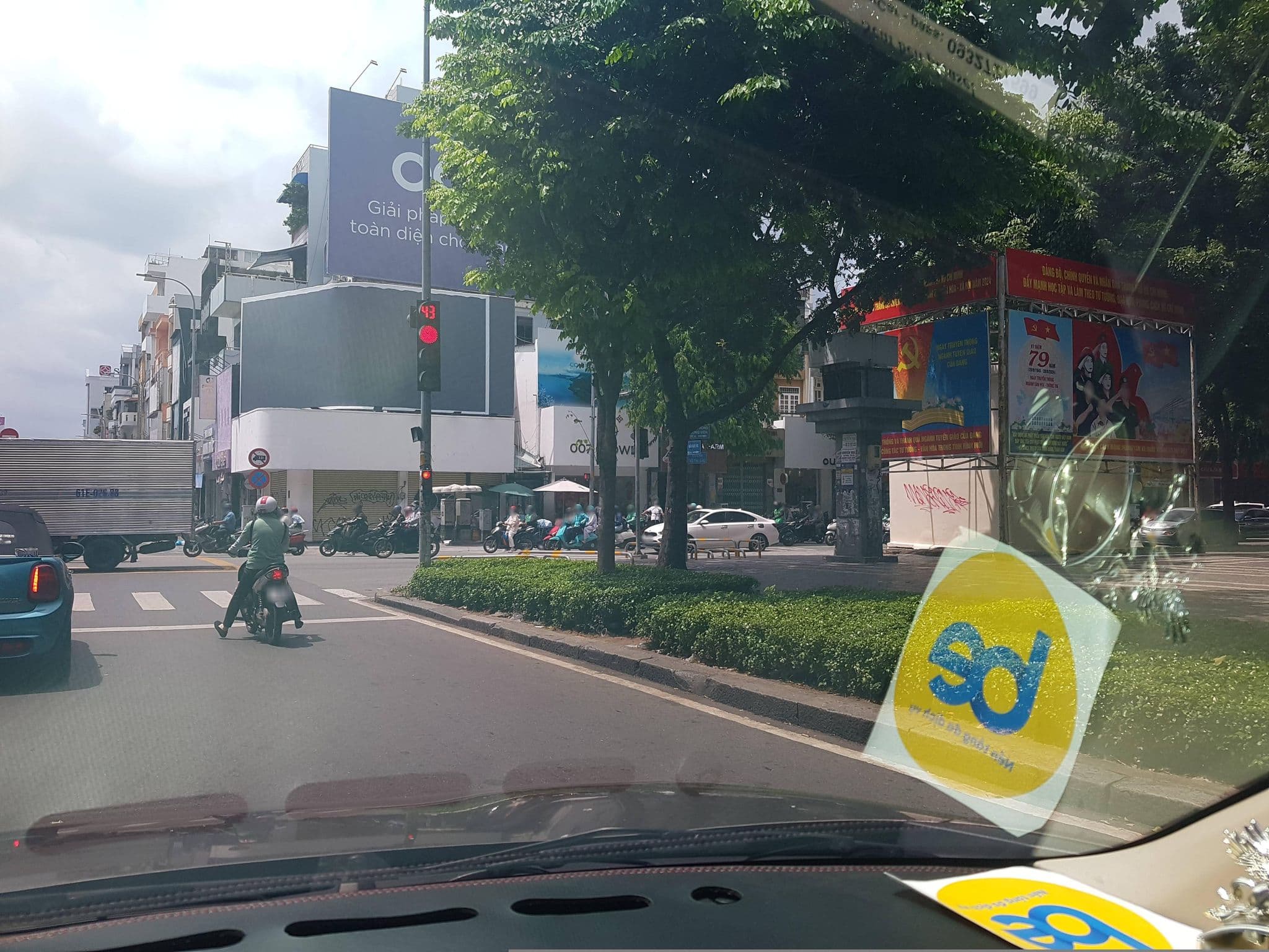 Street view near Khách Sạn Liên Phương, Quận Ba — © bemaps1 (CC BY-SA · Mapillary)