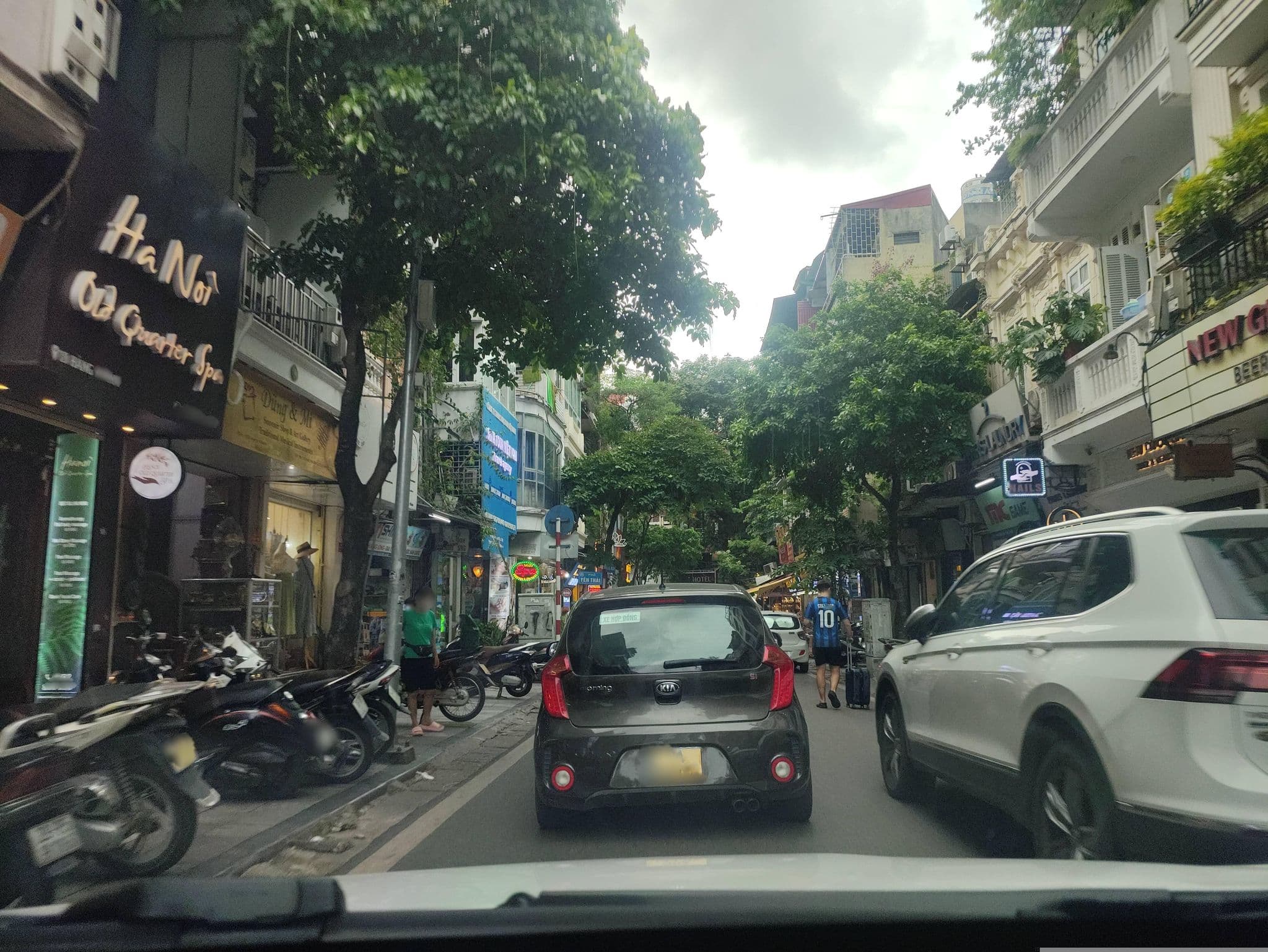 Street view near Khách Sạn Hanoi Holiday Gold, Hoàn Kiếm