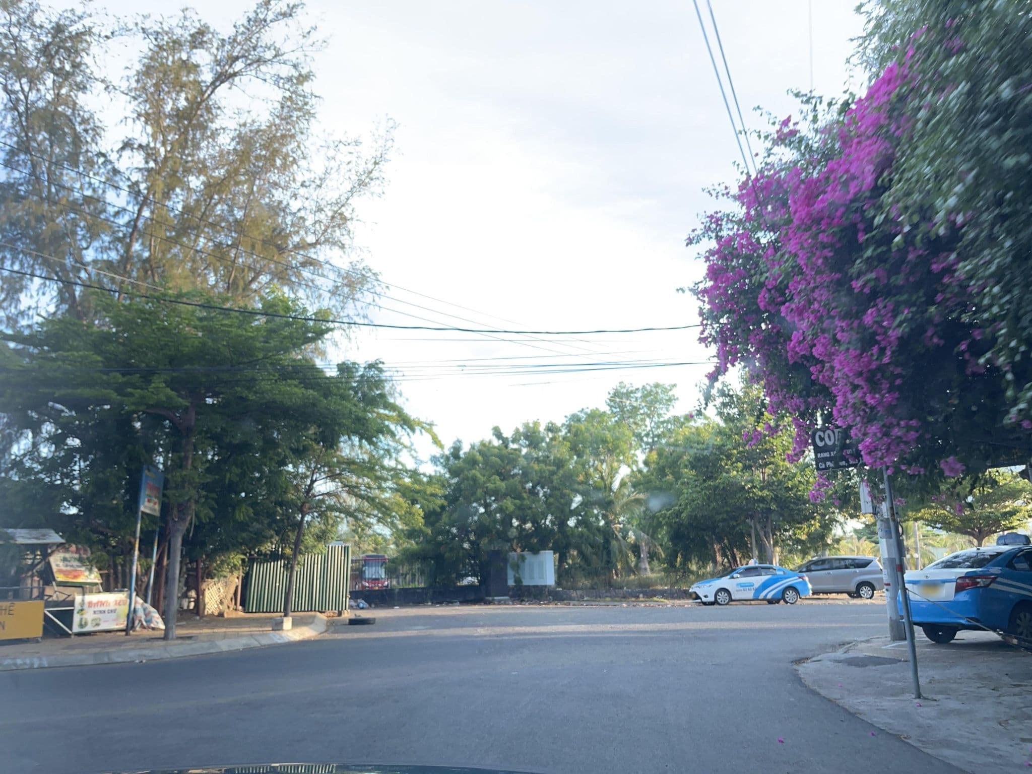 Street view near Hoa Hiep, Khánh Hải — © DriveWithHoang (CC BY-SA · Mapillary)