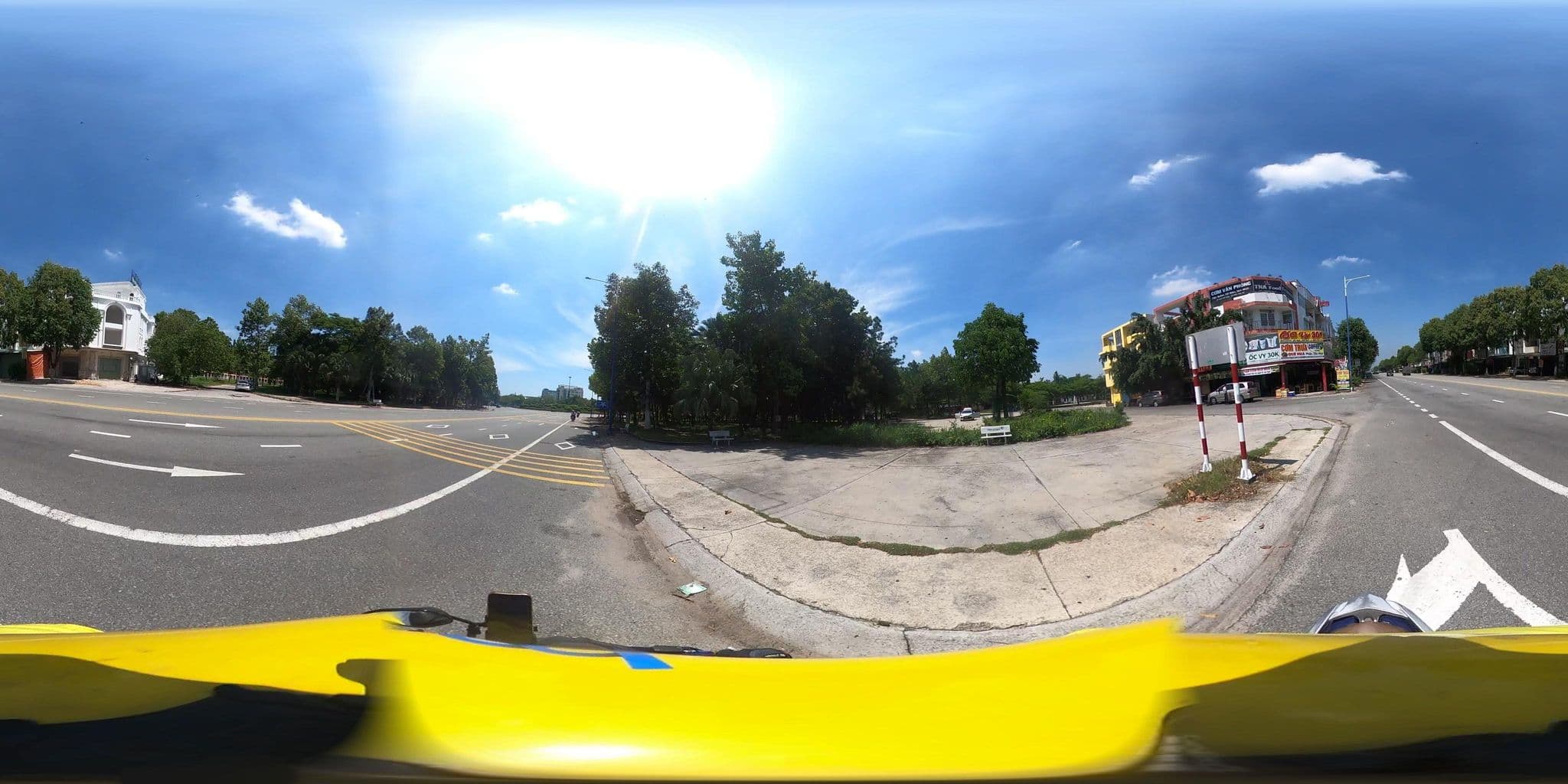 Street view near Hotel Thuong Villa, Bến Cát — © bemaps3_sg (CC BY-SA · Mapillary)