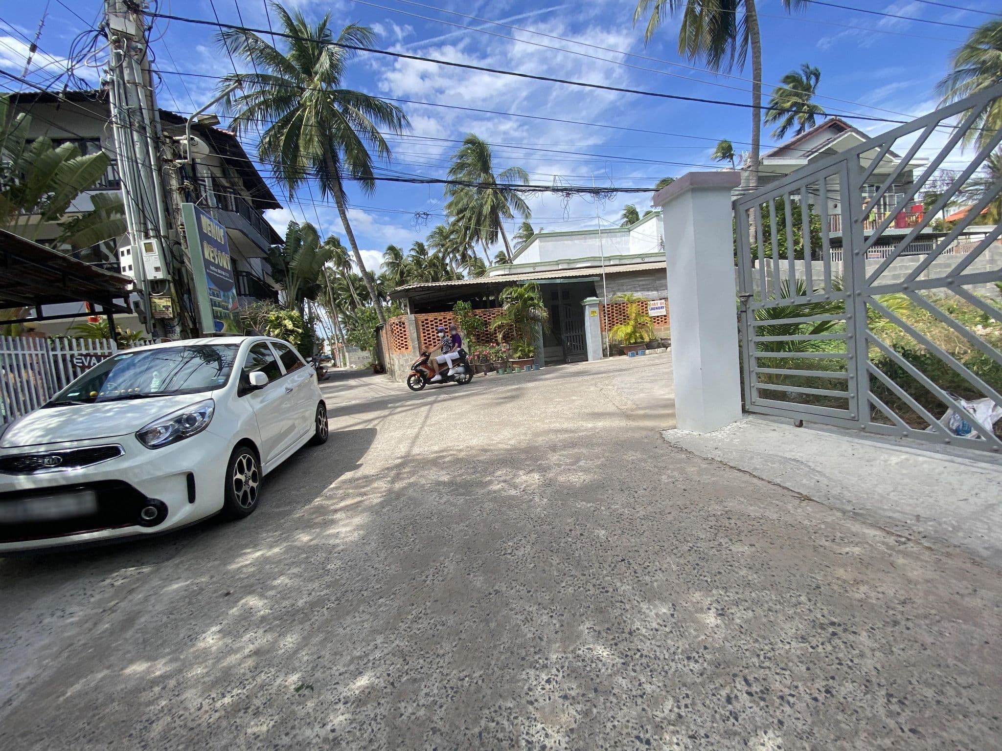 Street view near Venus Mui Ne Hotel, Mui Ne