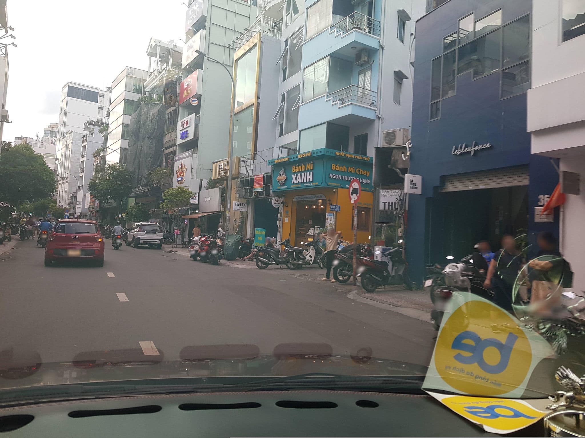 Street view near Khách Sạn Cinnamon, Quận Ba