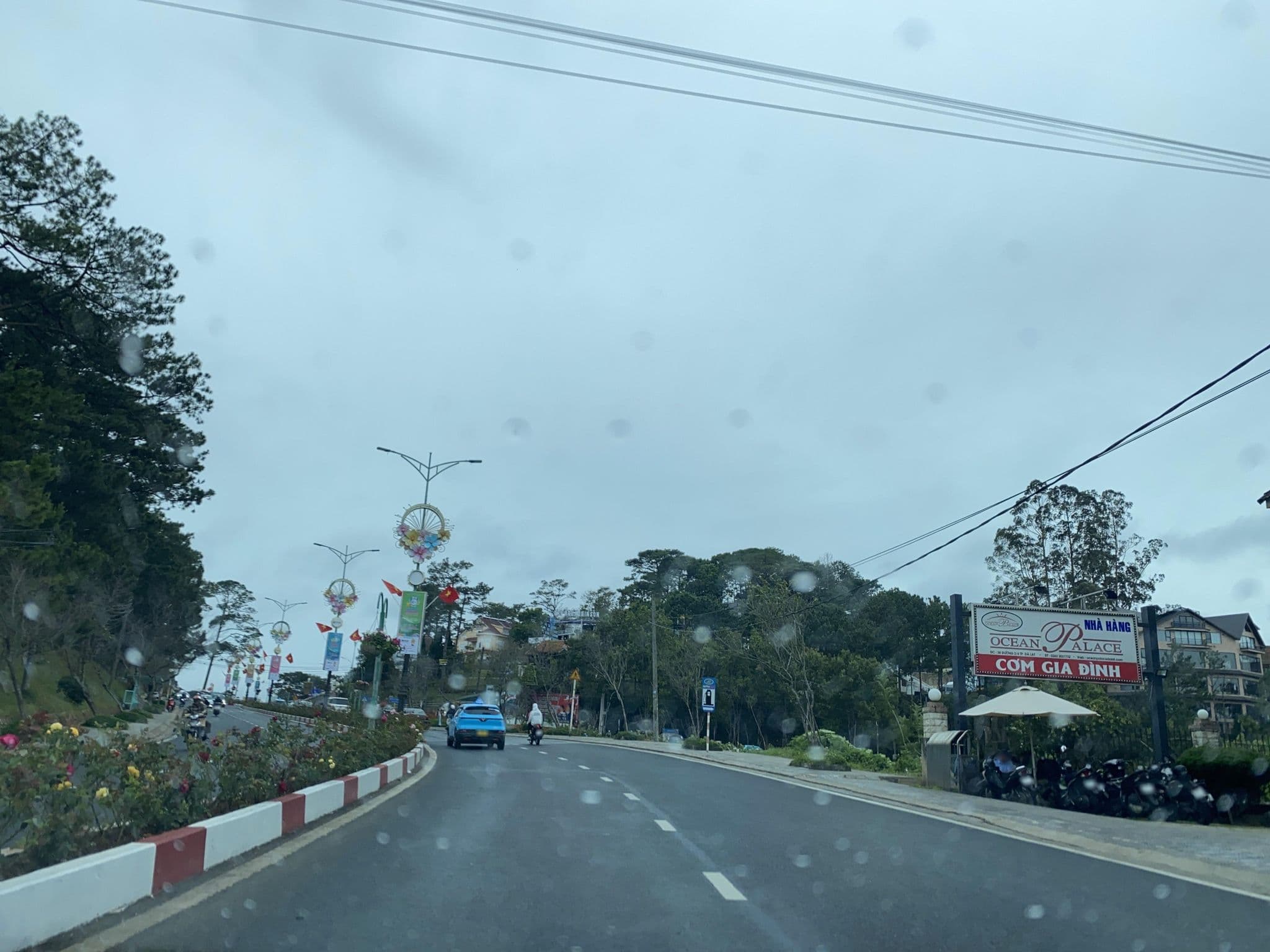 Street view near YOLO Camping House, Ðà Lạt