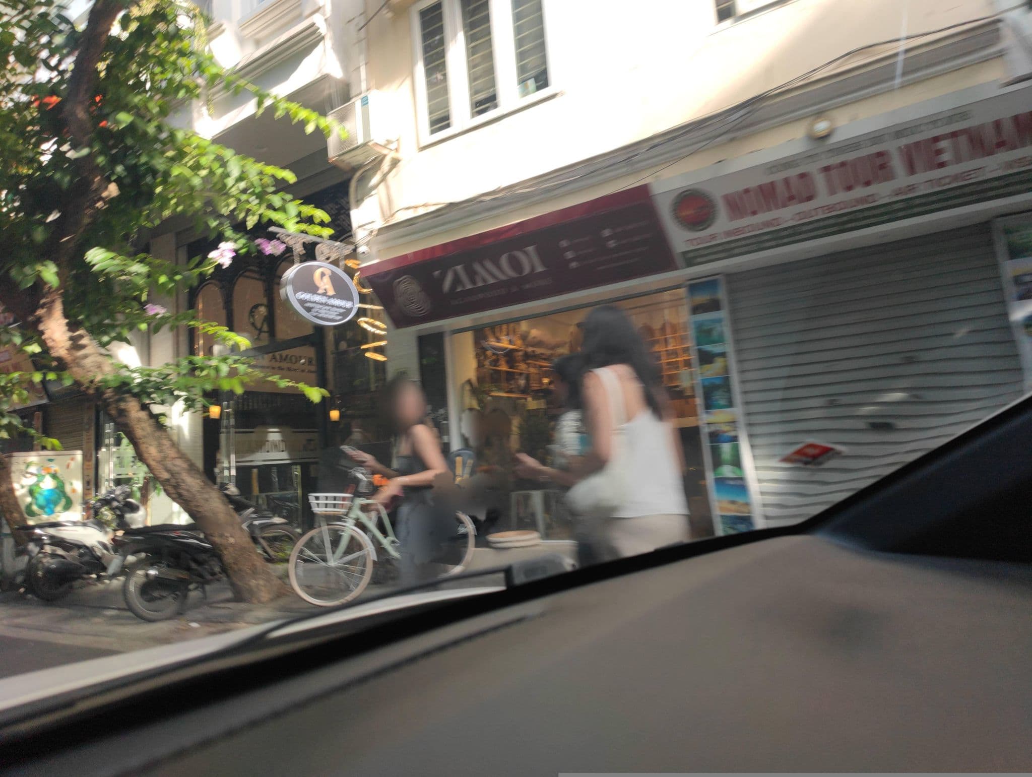 Street view near Khách Sạn Luxury, Hoàn Kiếm