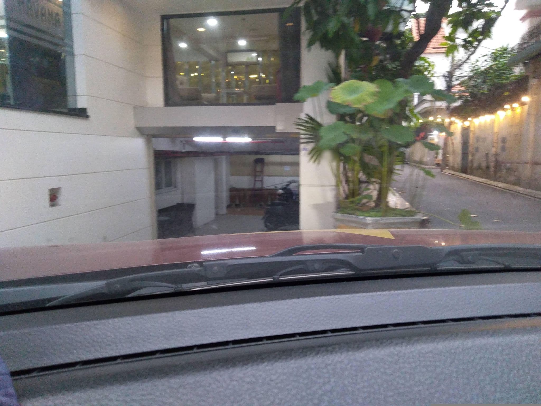 Street view near Khách Sạn Green Ruby, Tân Bình — © sg_front_1 (CC BY-SA · Mapillary)