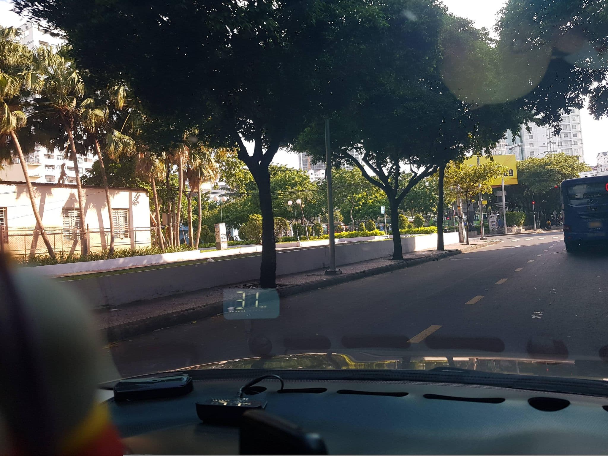 Street view near Khách Sạn Inn Saigon, Quận Ba