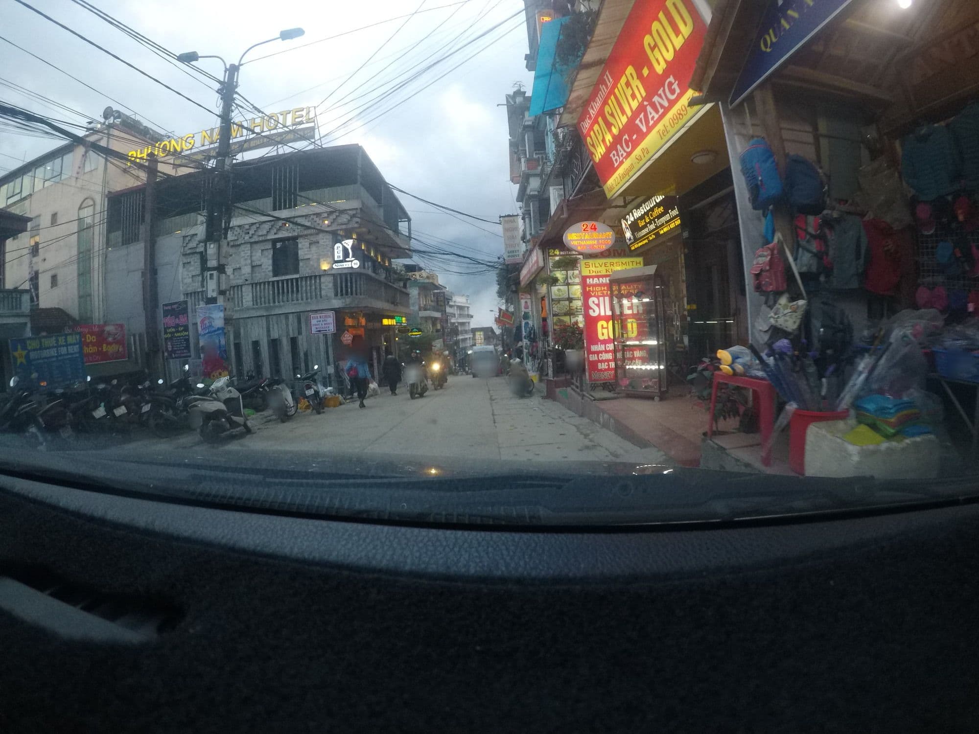Street view near Phuong Nam, Sa Pa — © 24dakenlo (CC BY-SA · Mapillary)