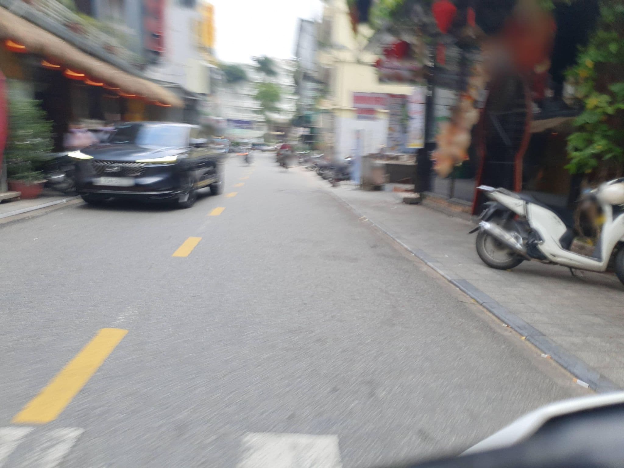 Street view near Moonlight Hotel, Huế