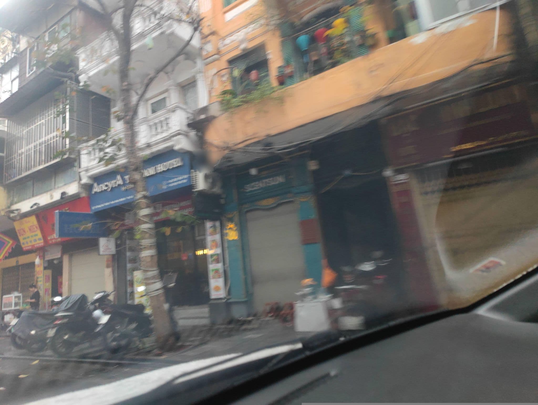 Street view near Khách Sạn Asia Backpacker, Hoàn Kiếm — © hn_right_2 (CC BY-SA · Mapillary)