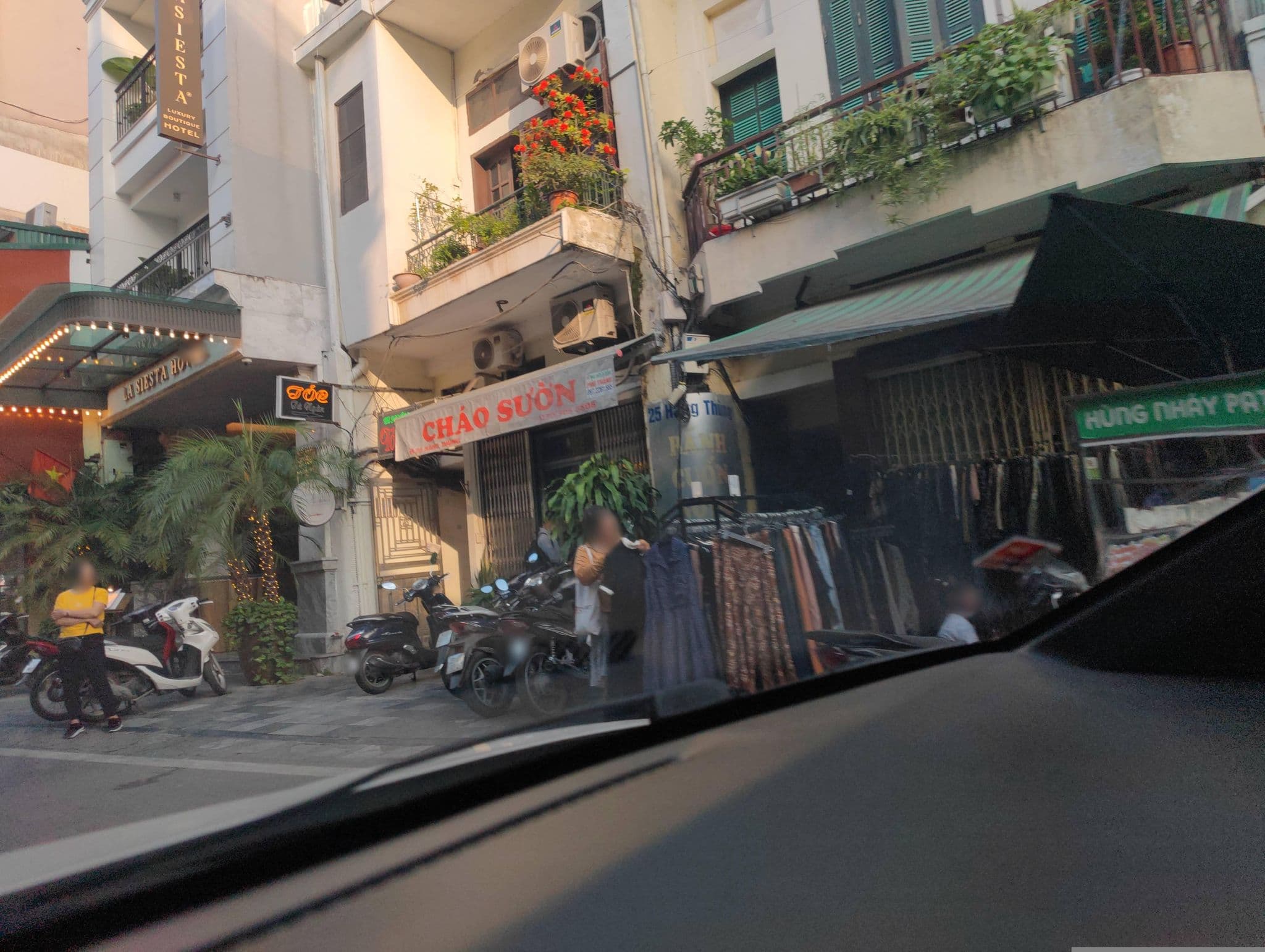 Street view near Khách Sạn B&B, Hoàn Kiếm