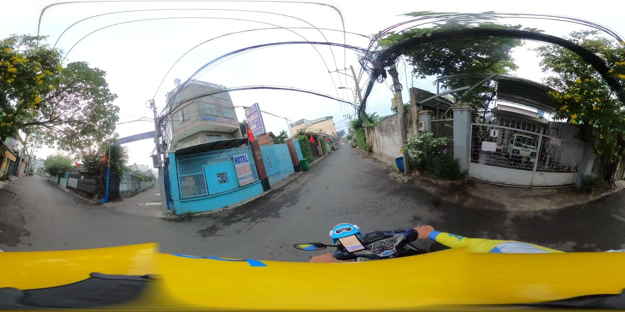 Street view near Mát Xa Phụng Thuỷ, Bình Thạnh — © bemaps3_sg (CC BY-SA · Mapillary)