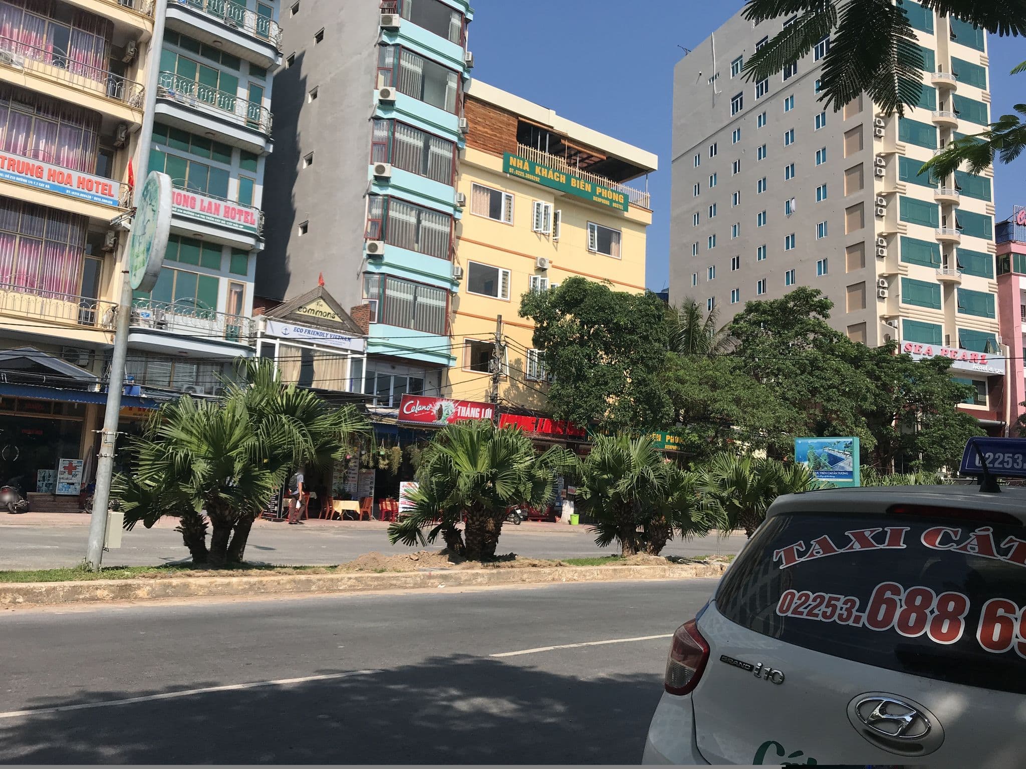 Street view near Phong Lan, Cát Bà — © nigelramsay (CC BY-SA · Mapillary)