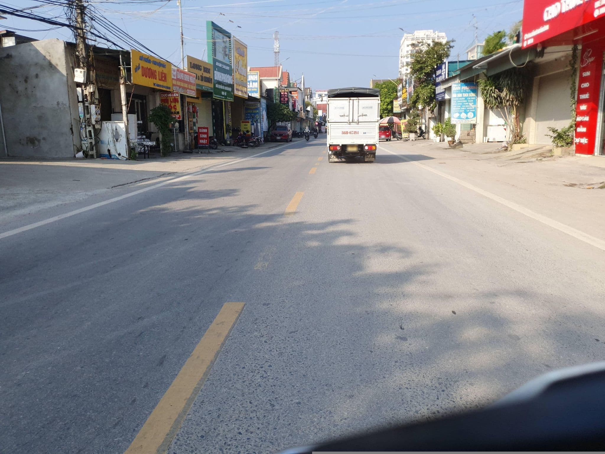 Street view near Hoàng Vu, Diễn Thành — © russmcd (CC BY-SA · Mapillary)