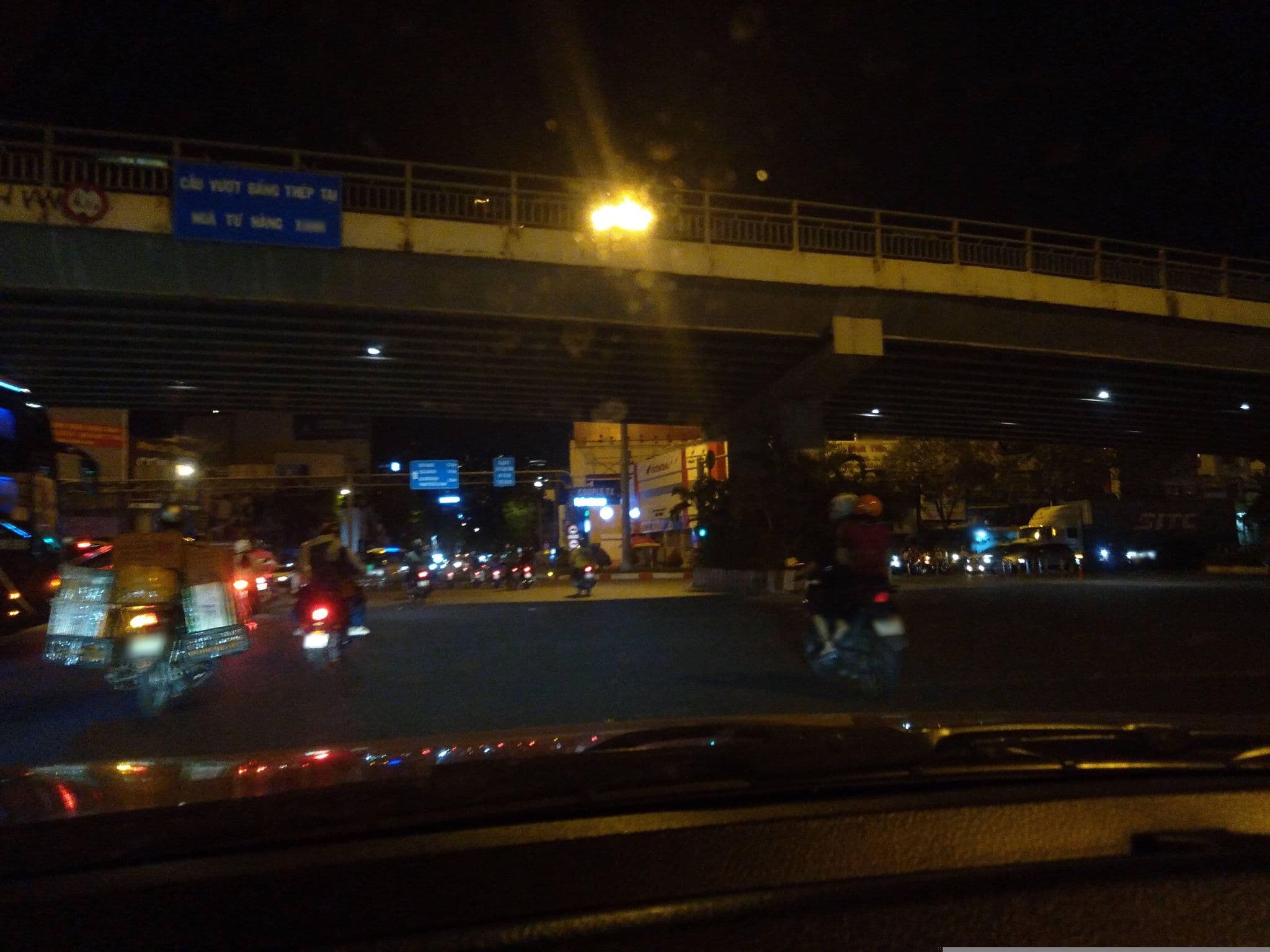 Street view near phòng trọ, Bình Thạnh — © sg_front_1 (CC BY-SA · Mapillary)