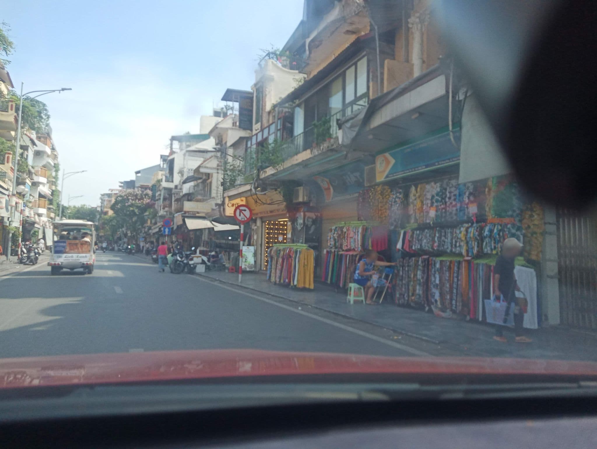 Street view near Thanh Binh Hotel, Hoàn Kiếm — © hn_front_1 (CC BY-SA · Mapillary)